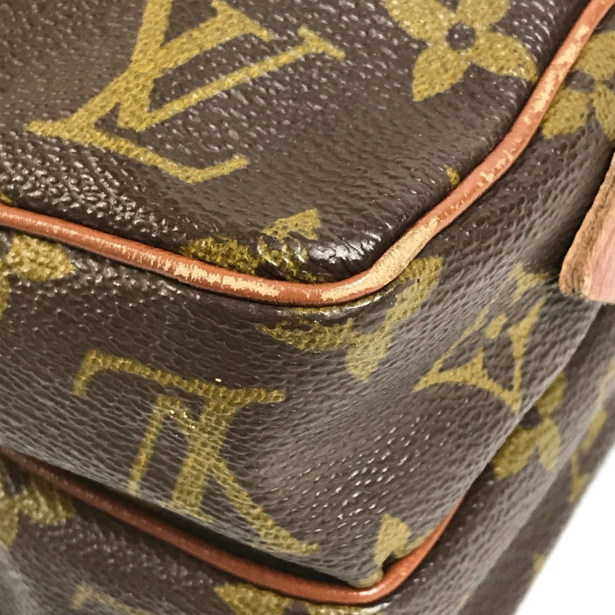 Louis Vuitton Brown Monogram Pochette Shoulder Bag (Pre-Owned)