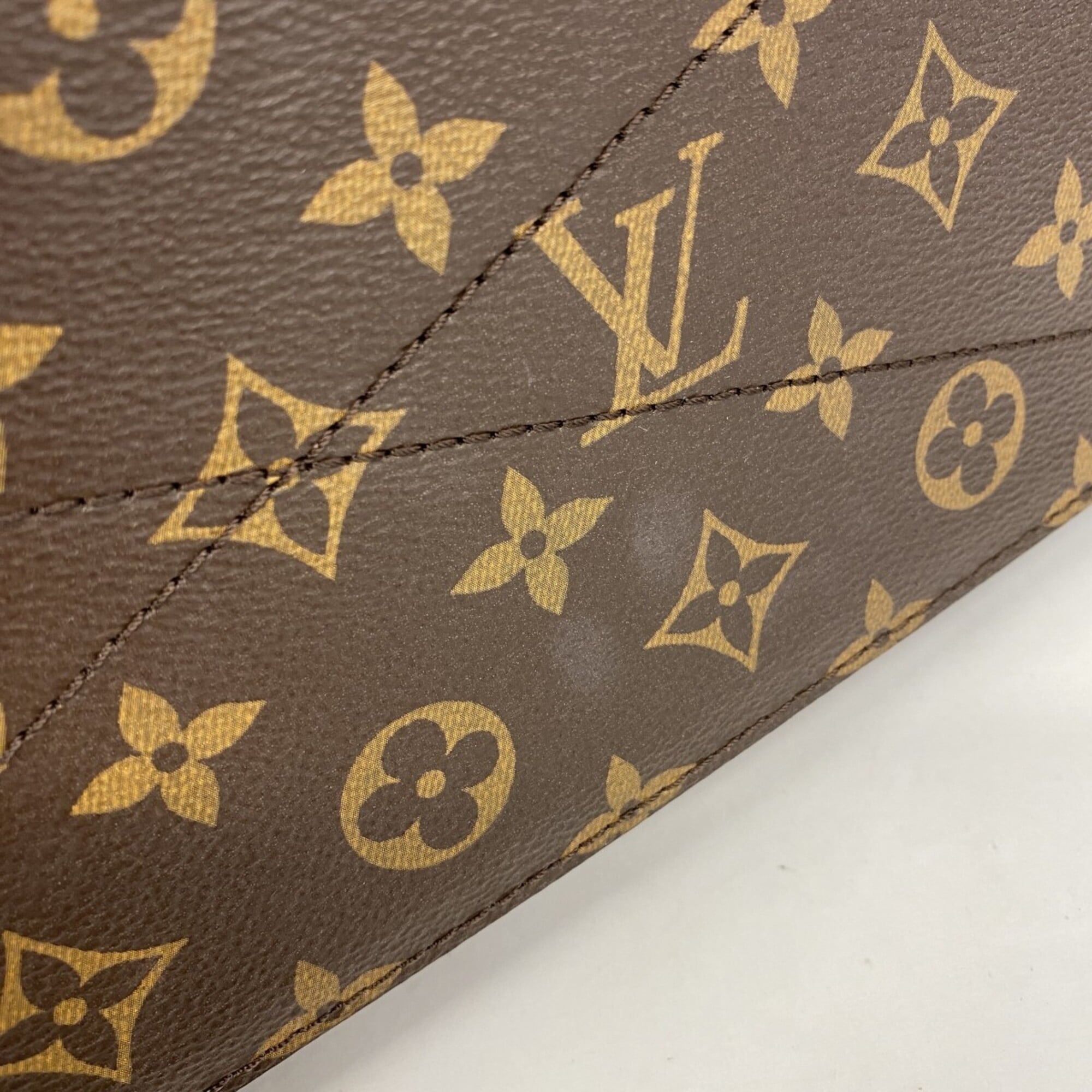Louis Vuitton Brown Handbag (Pre-Owned)