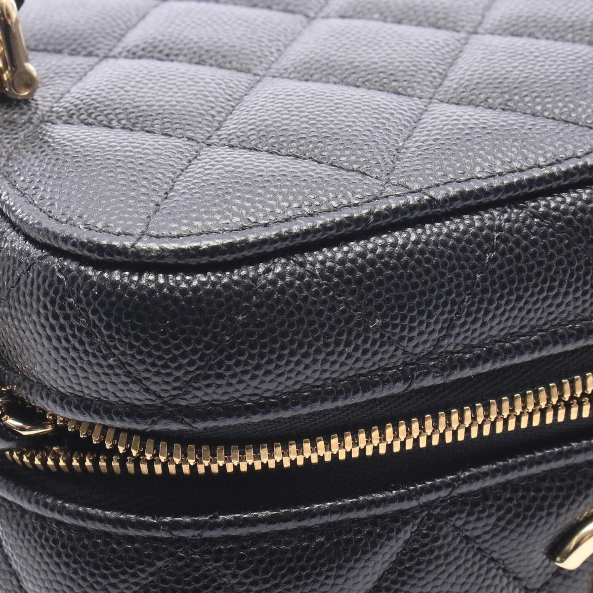 Chanel Black Grained Calfskin Handbag Shoulder Bag (Pre-Owned)