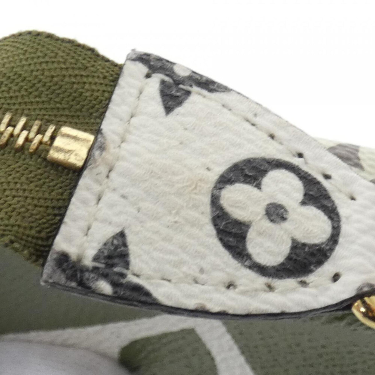 Louis Vuitton Khaki Coated Canvas Coin Purse/Coin Case (Pre-Owned)