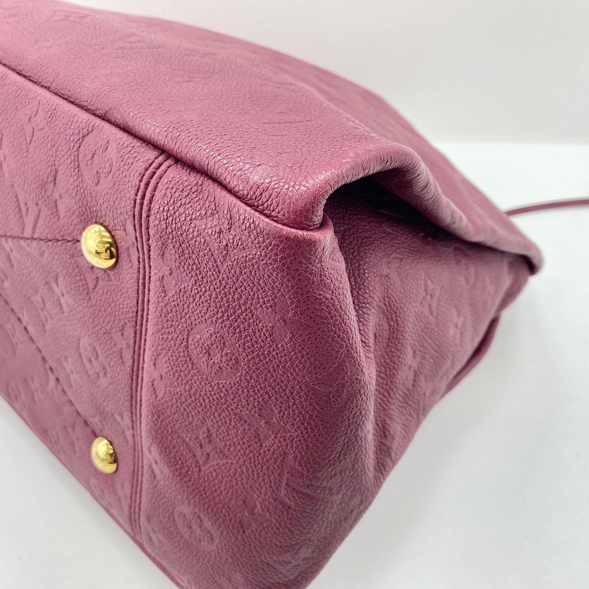 Louis Vuitton Purple Handbag (Pre-Owned)