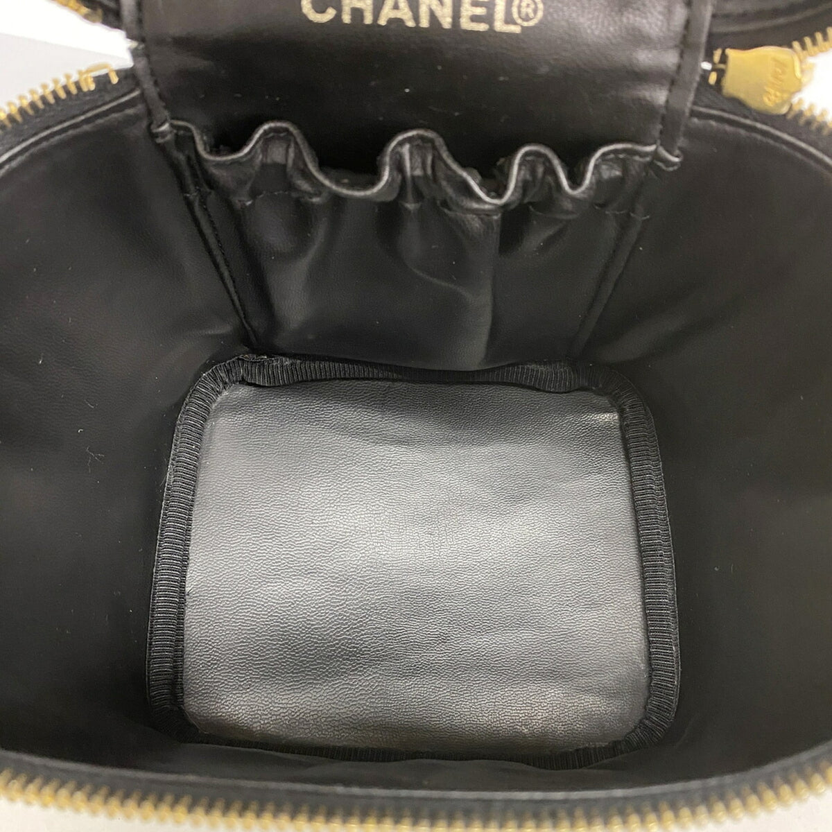 Chanel Black Grained Calfskin Vanity Bag (Pre-Owned)