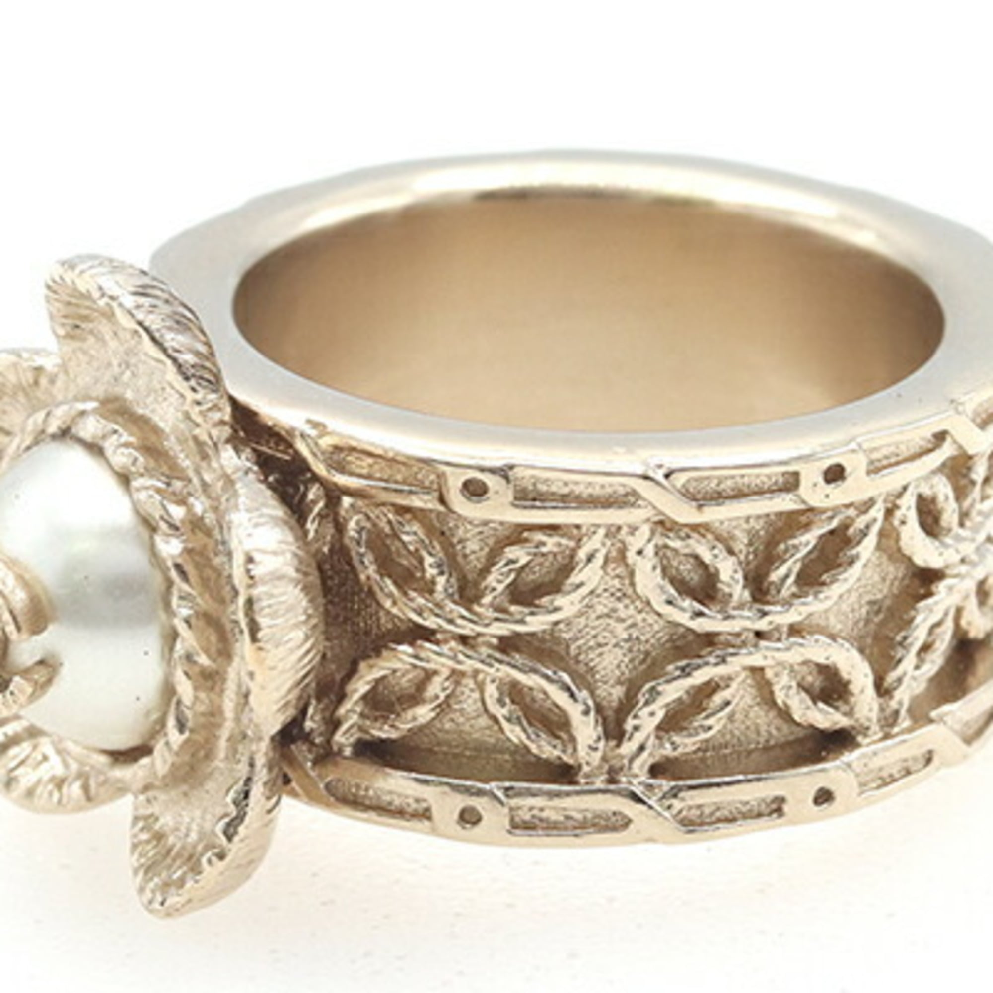 Chanel Gold Metal Band Ring (Pre-Owned)