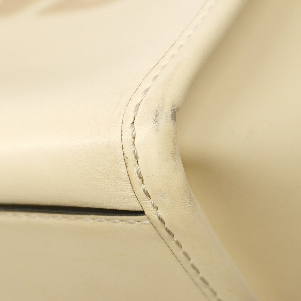 Fendi Ivory Leather Tote Bag (Pre-Owned)