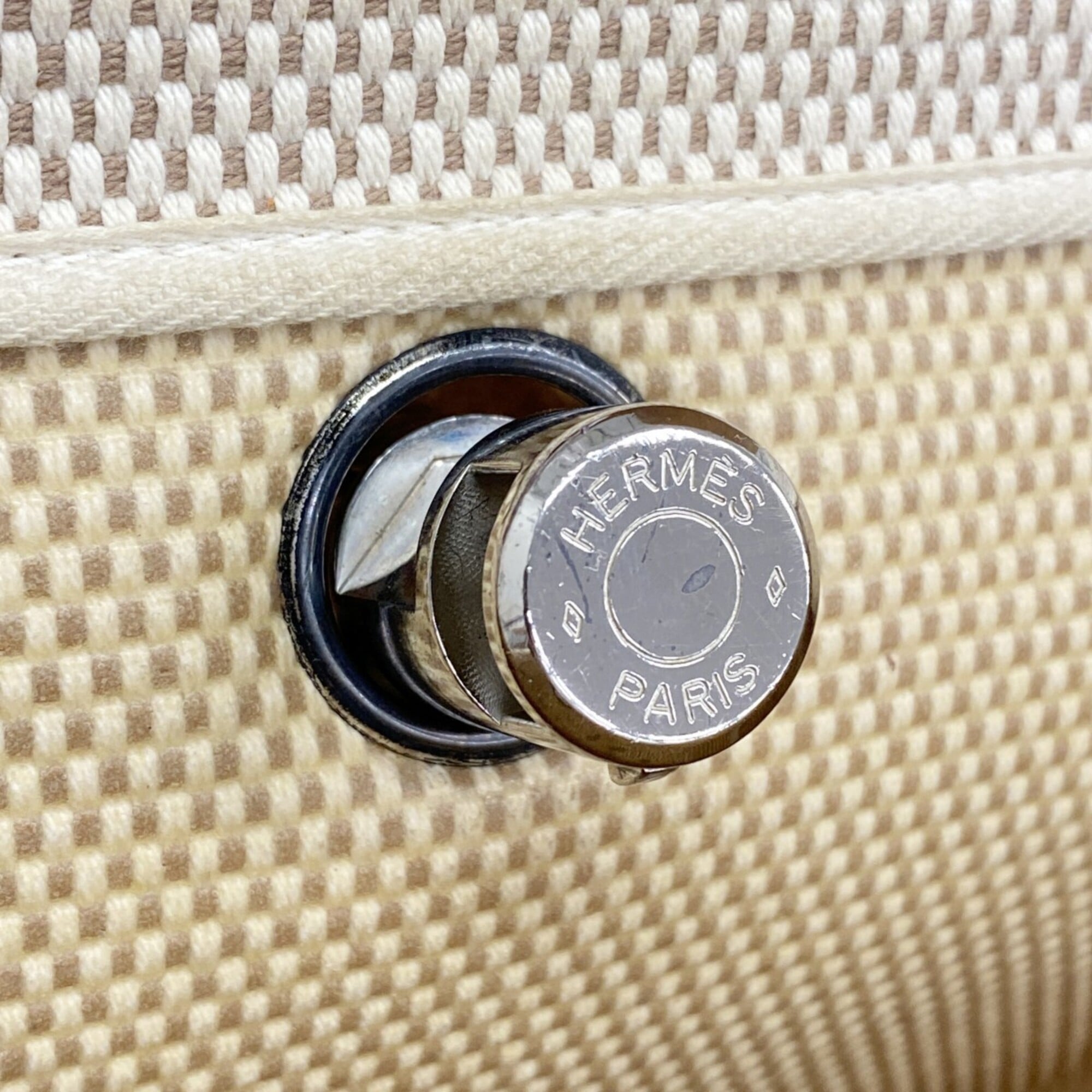Hermes Natural Handbag (Pre-Owned)
