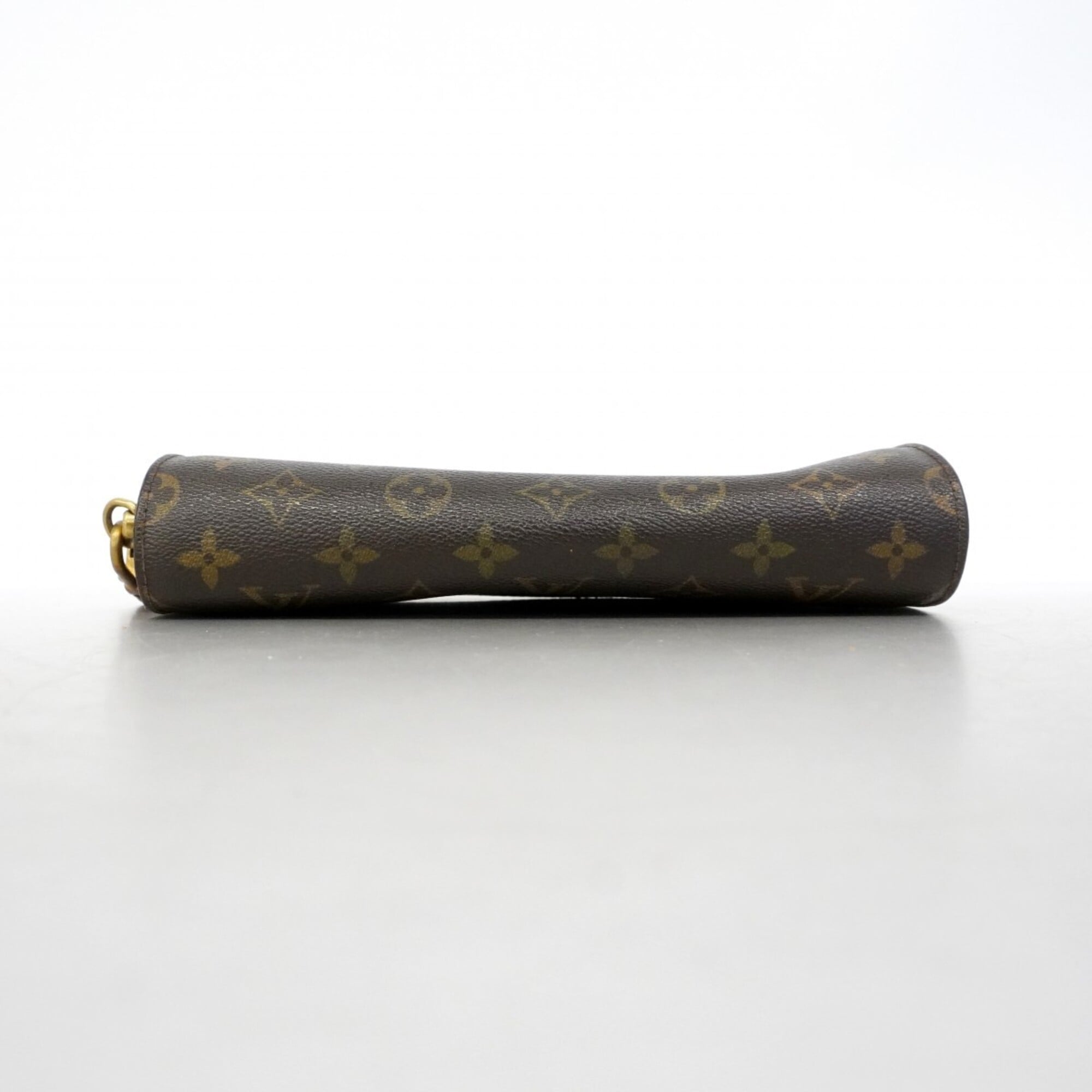 Louis Vuitton Brown Clutch Bag (Pre-Owned)