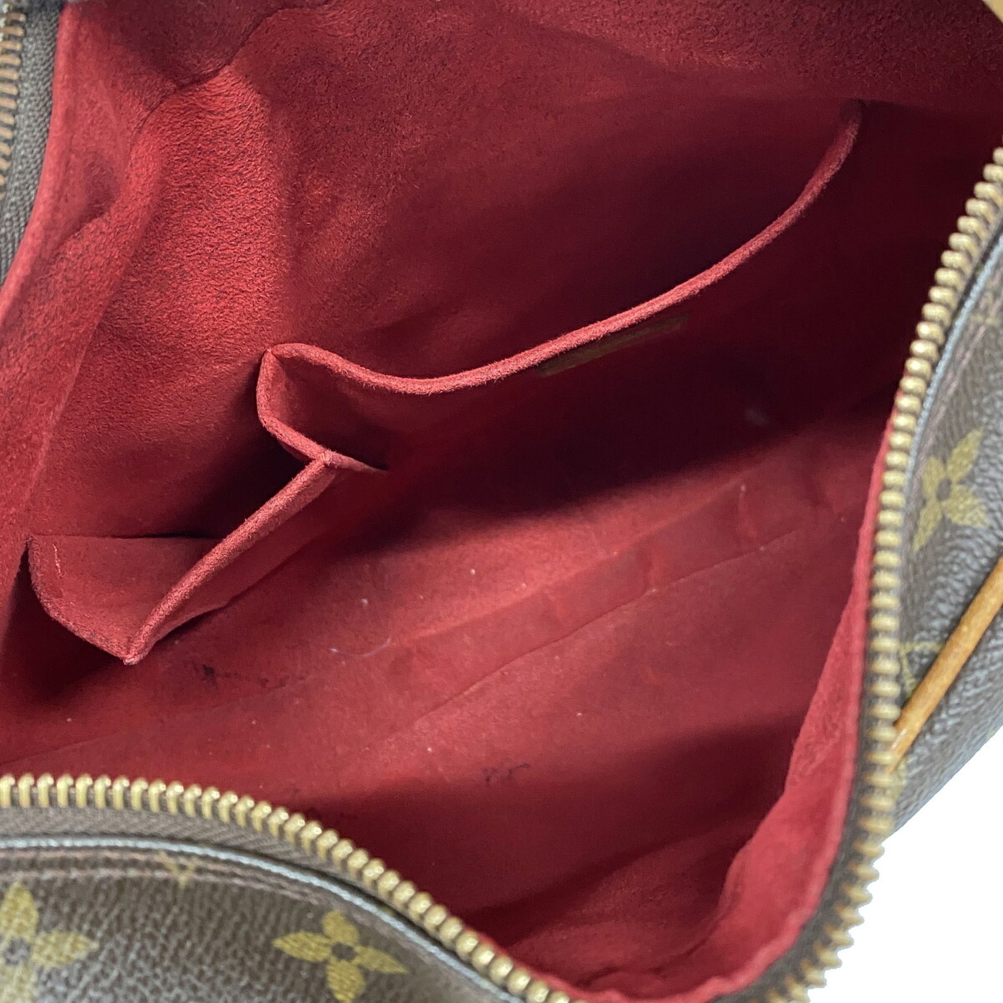 Louis Vuitton Brown Shoulder Bag (Pre-Owned)