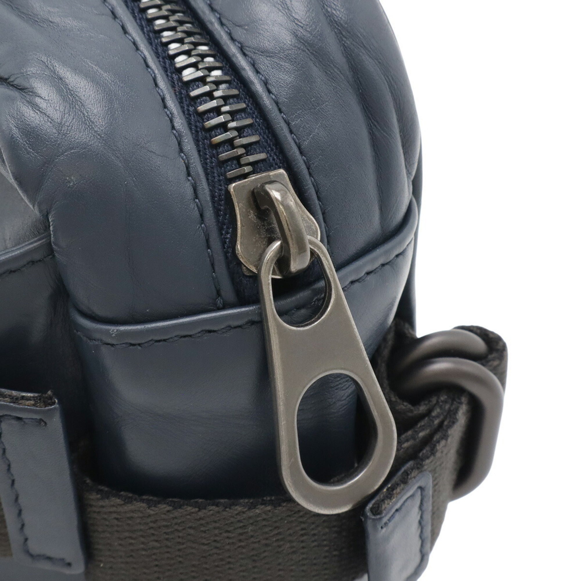 Bottega Veneta Intrecciato Navy Leather Sling Bag (Pre-Owned)