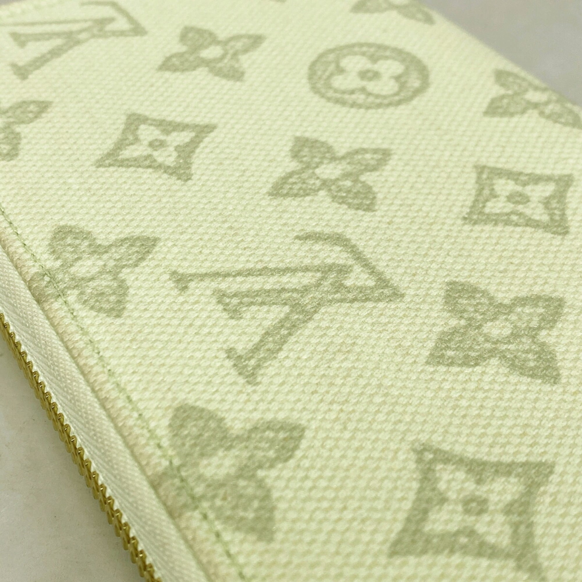 Louis Vuitton Green Long Wallet (Bi-Fold) (Pre-Owned)