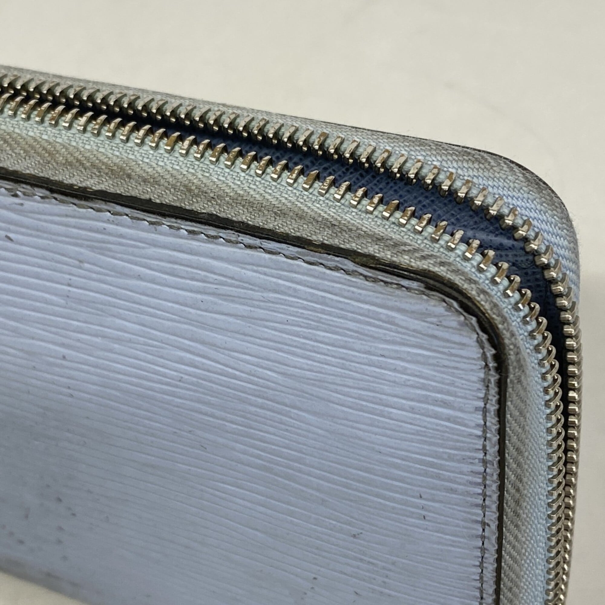 Louis Vuitton Ice Blue Long Wallet (Bi-Fold) (Pre-Owned)