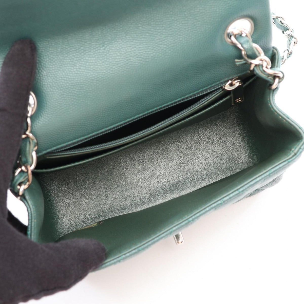 Chanel Green Grained Calfskin Handbag Shoulder Bag (Pre-Owned)