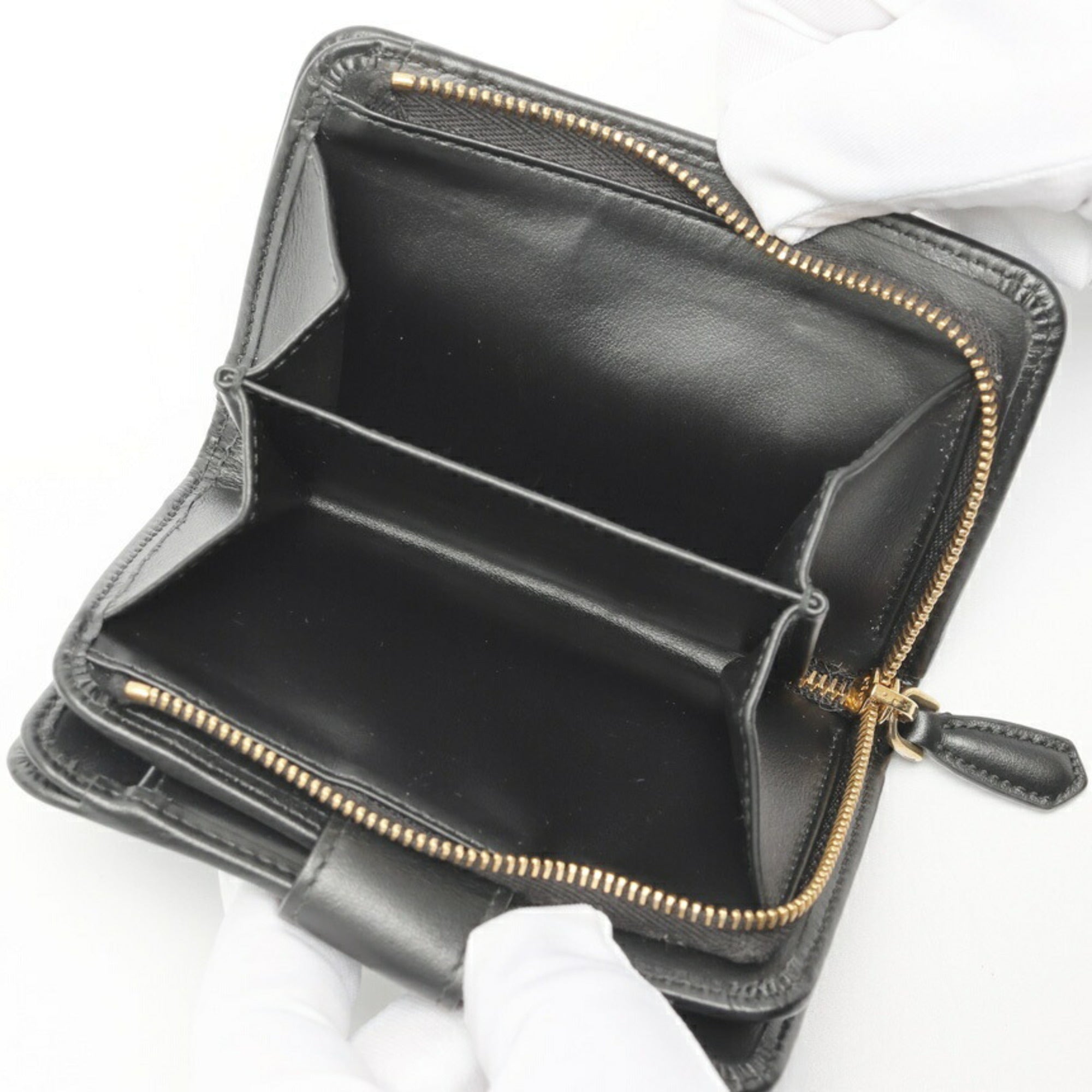Prada Black Leather Wallet (Bi-Fold) (Pre-Owned)