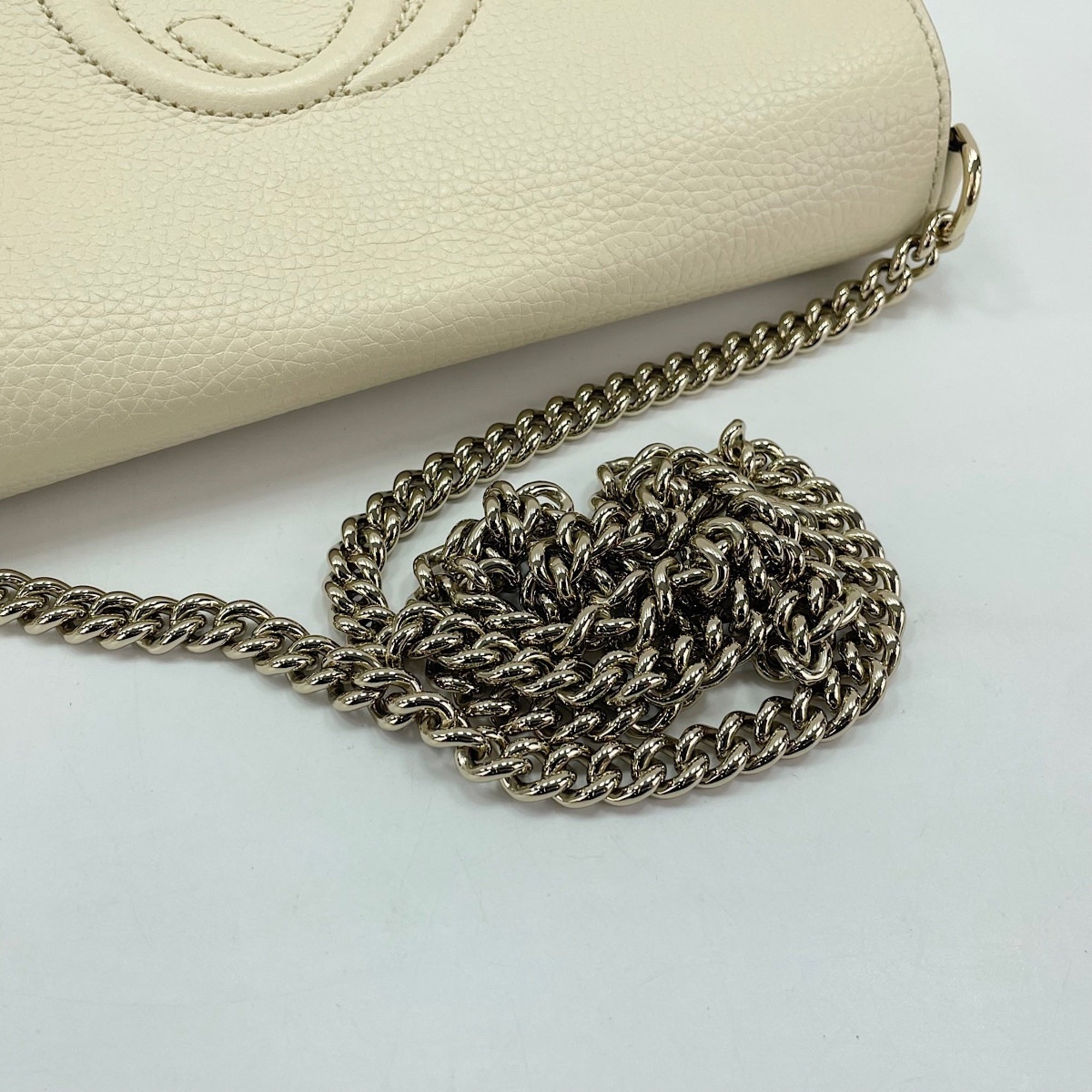 Gucci White Shoulder Bag (Pre-Owned)