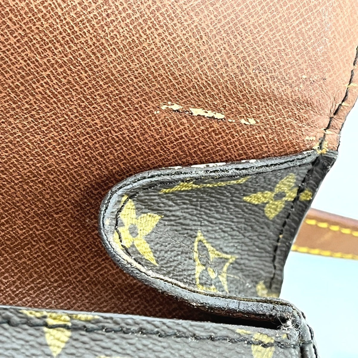 Louis Vuitton Brown Monogram Shoulder Bag (Pre-Owned)