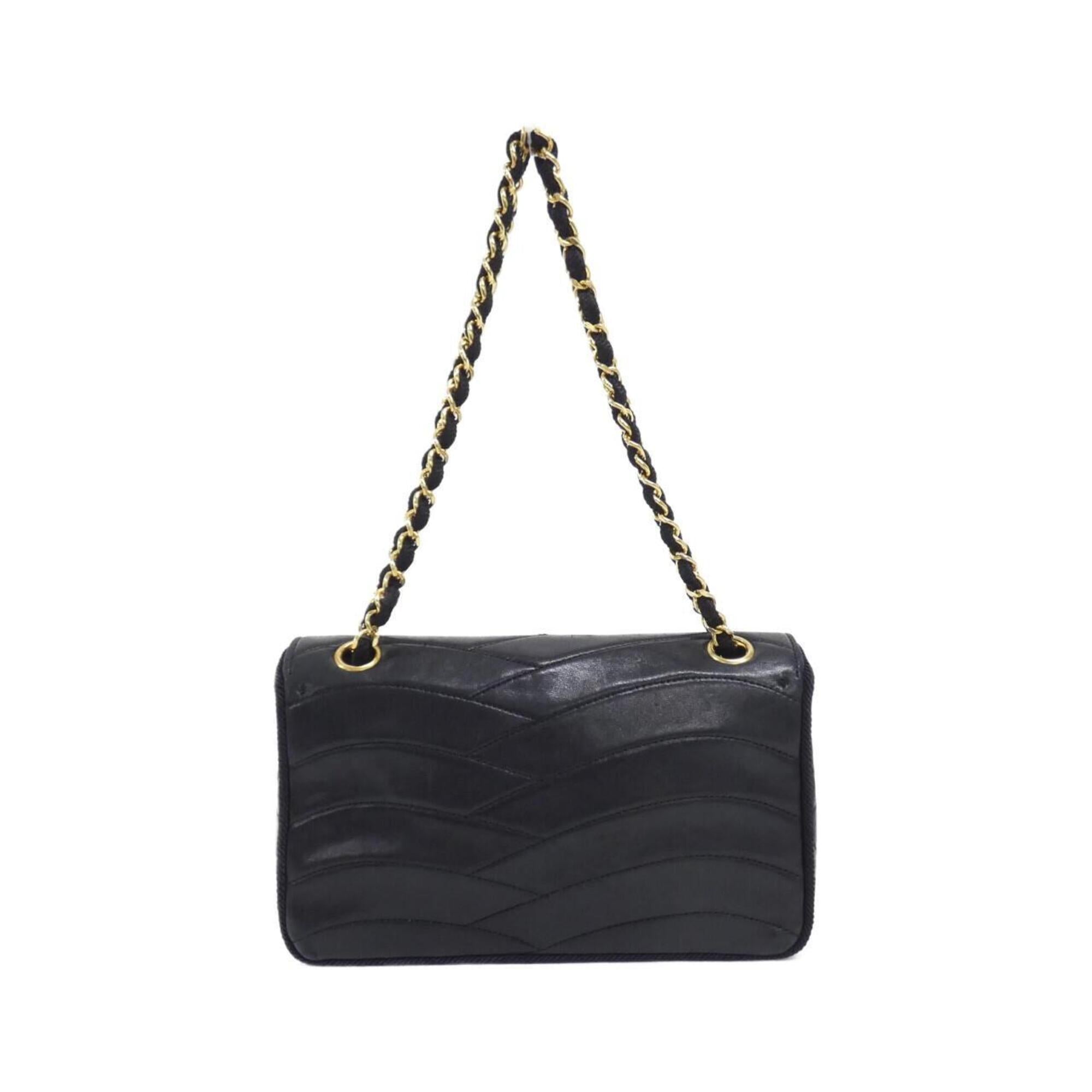 Chanel Black Leather Shoulder Bag (Pre-Owned)