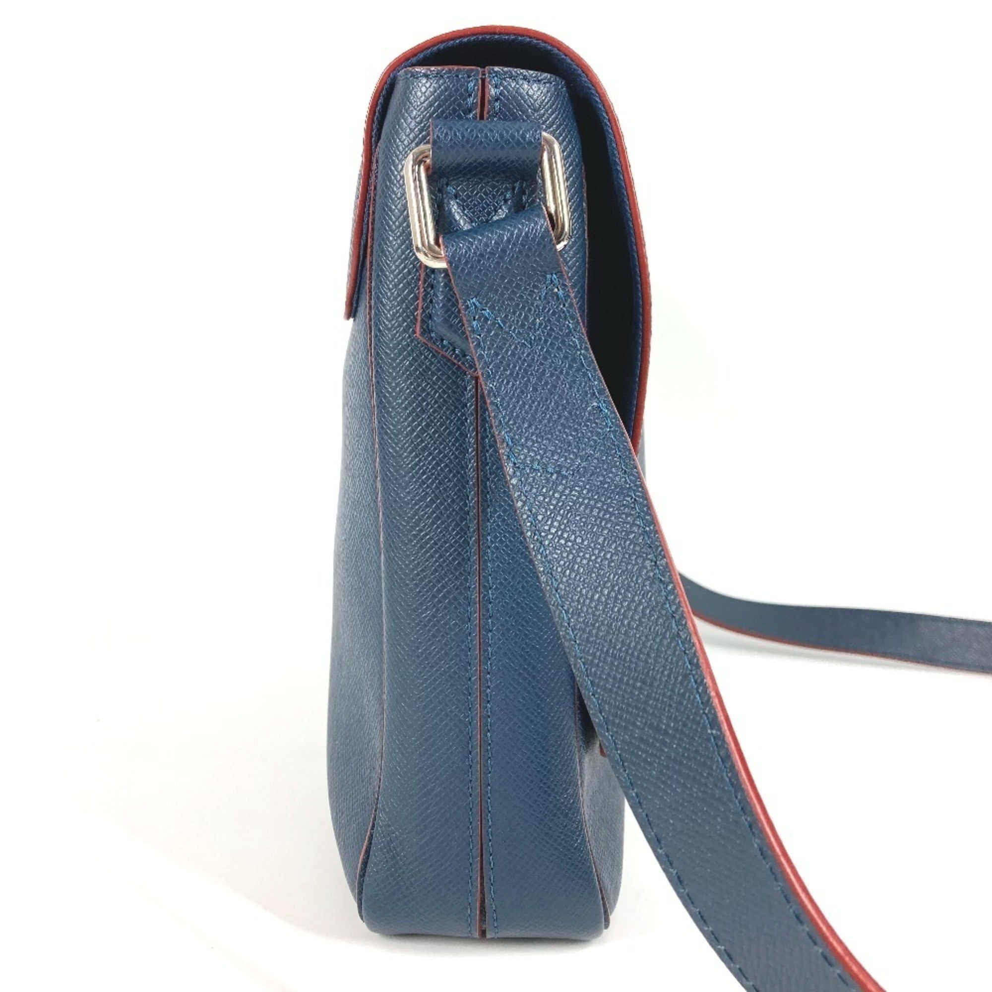 Louis Vuitton Navy Ocean Red Color Taiga Leather Messenger Bag Shoulder Bag (Pre-Owned)
