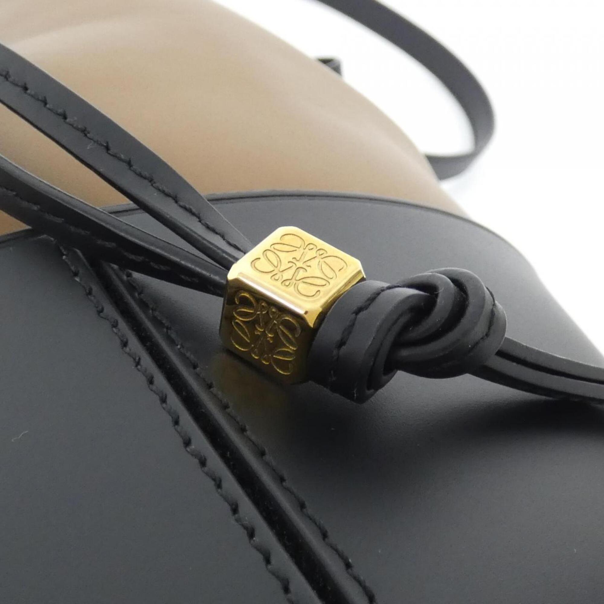 Loewe Black Leather Shoulder Bag (Pre-Owned)