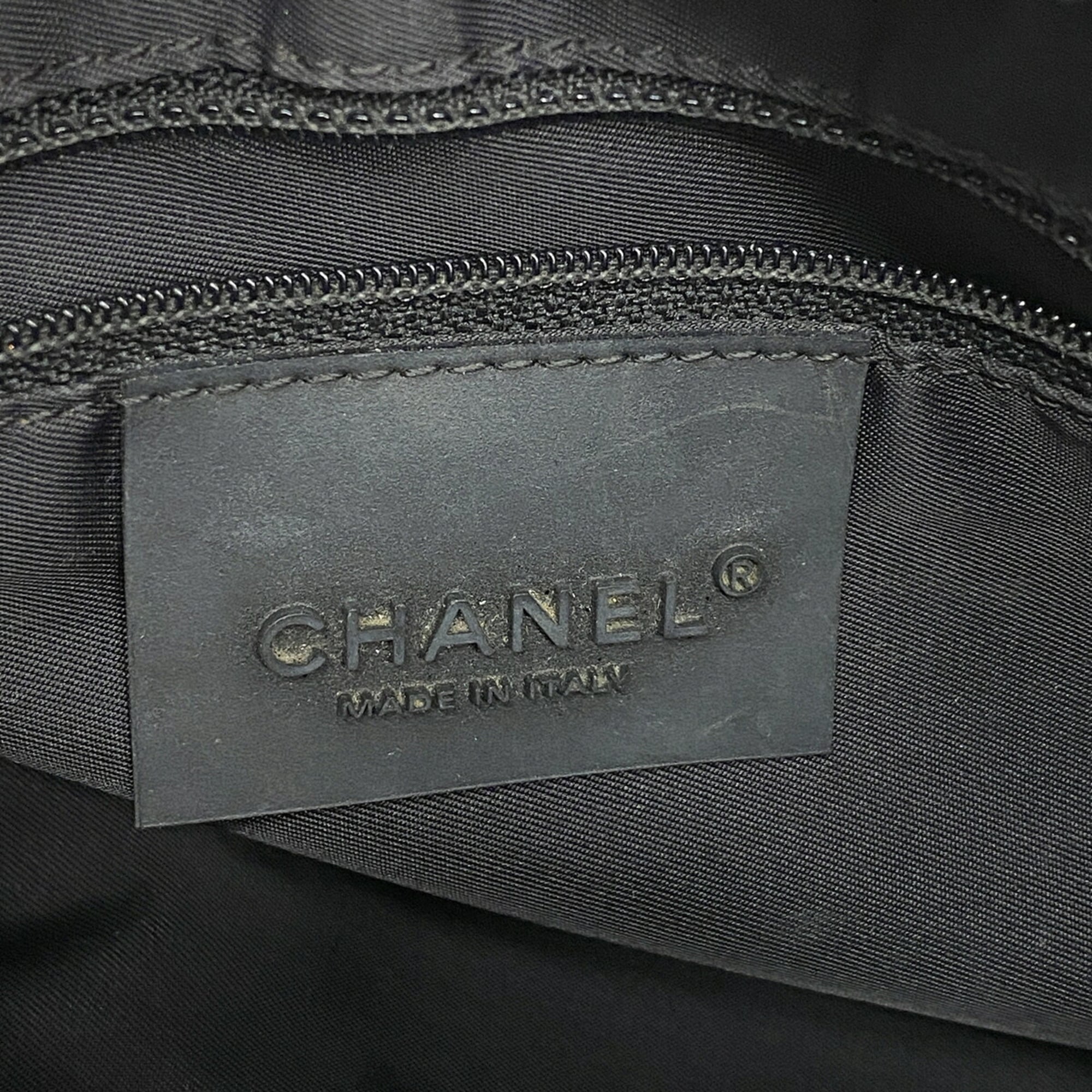 Chanel Black Rubber Shoulder Bag (Pre-Owned)