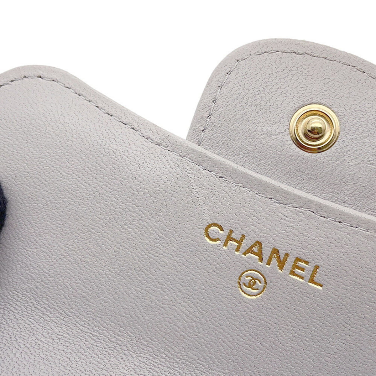 Chanel Matelasse Gray Leather Handbag Shoulder Bag (Pre-Owned)