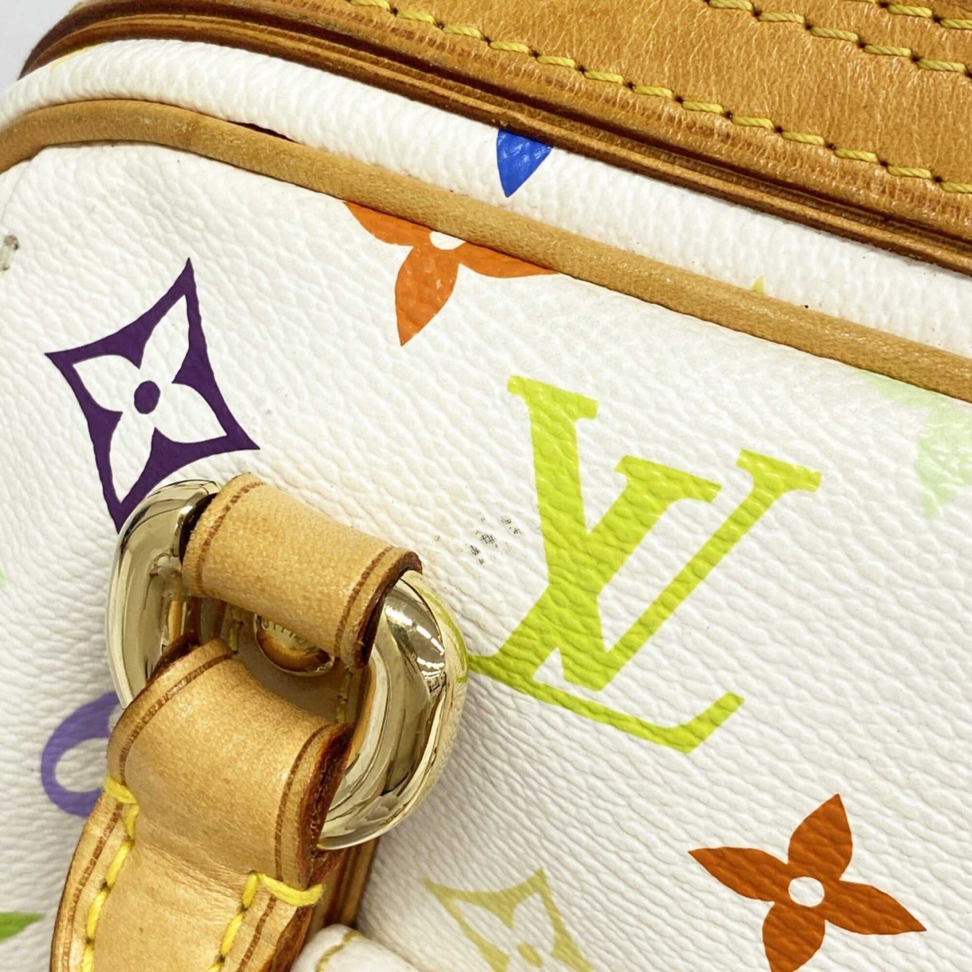 Louis Vuitton Blanc Handbag (Pre-Owned)