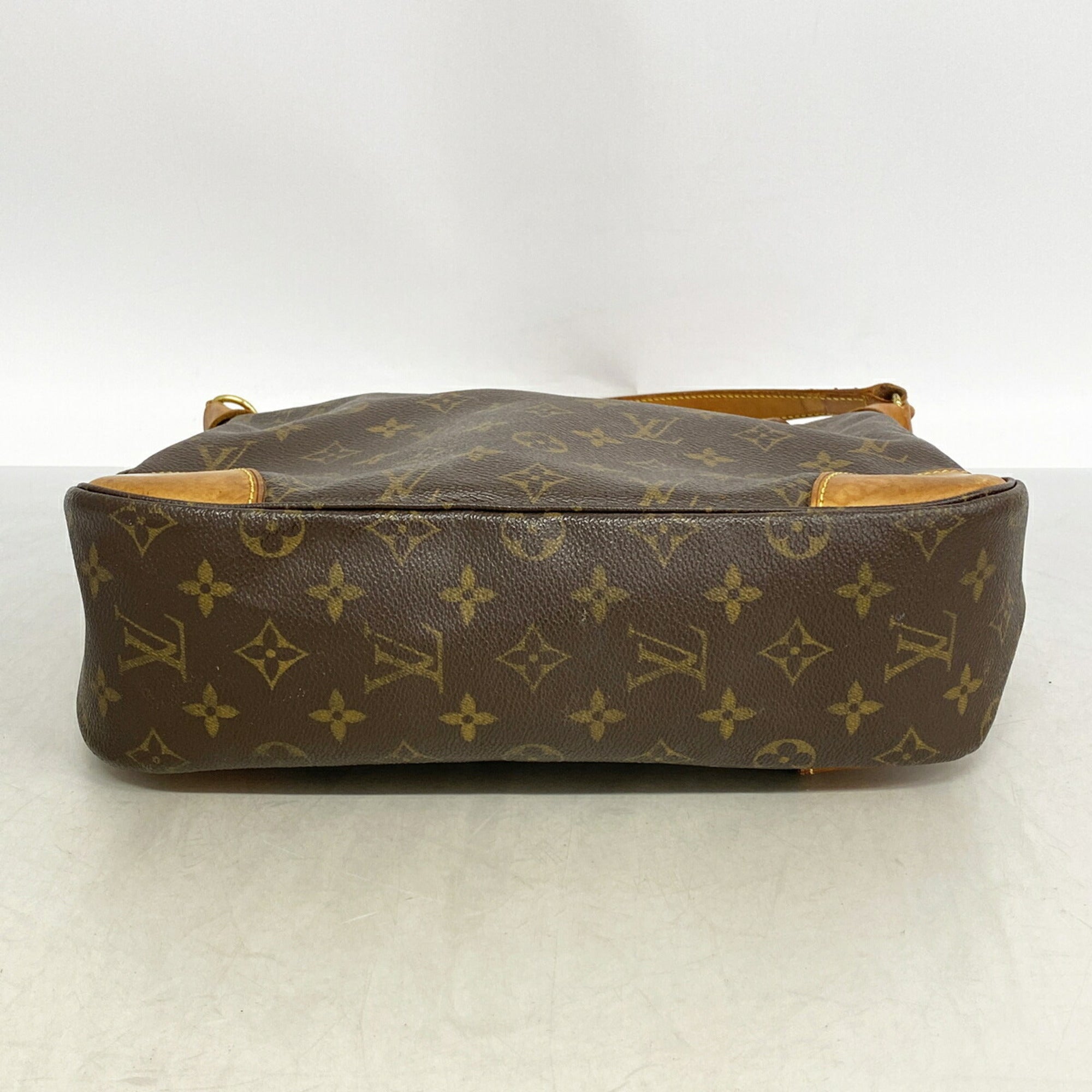 Louis Vuitton Brown Shoulder Bag (Pre-Owned)