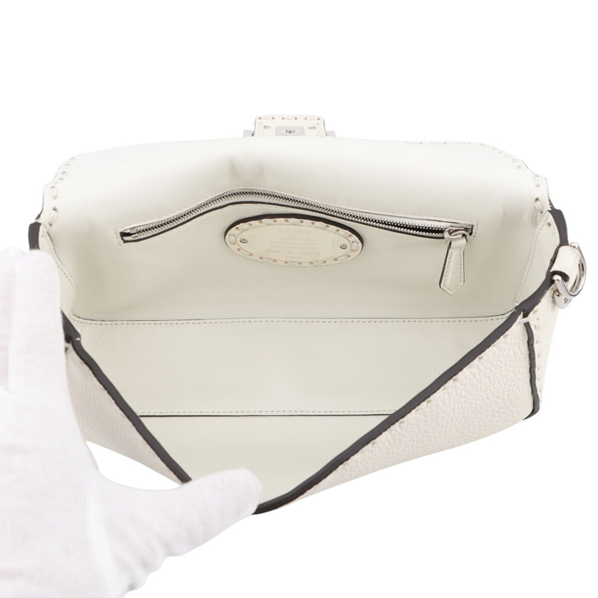 Fendi Selleria White Leather Handbag (Pre-Owned)