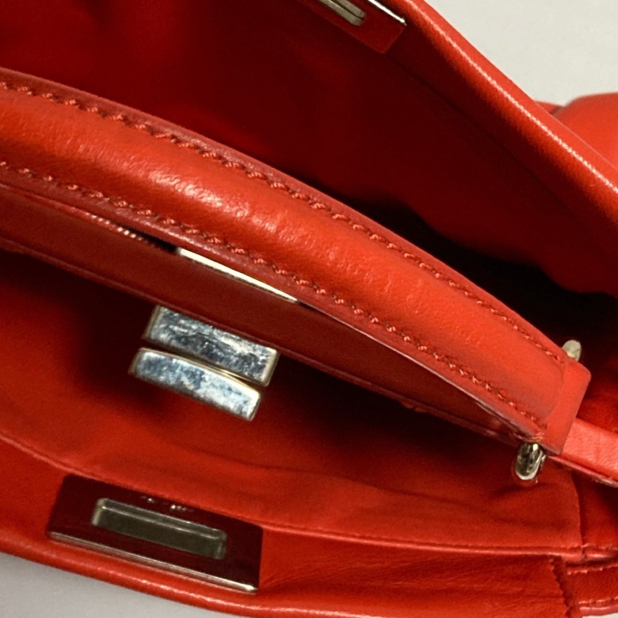 Fendi Orange Leather Handbag (Pre-Owned)