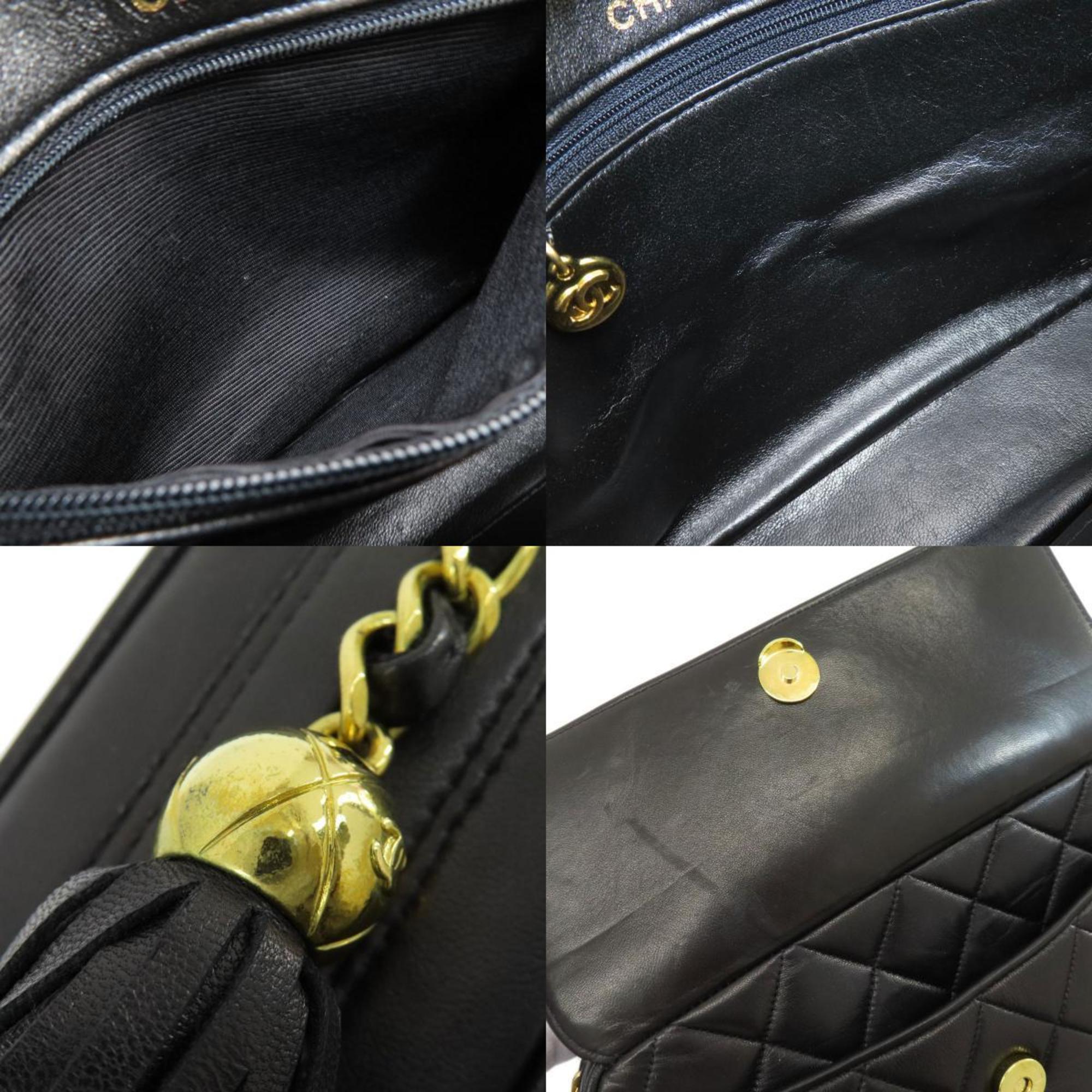 Chanel Black Leather Shoulder Bag (Pre-Owned)
