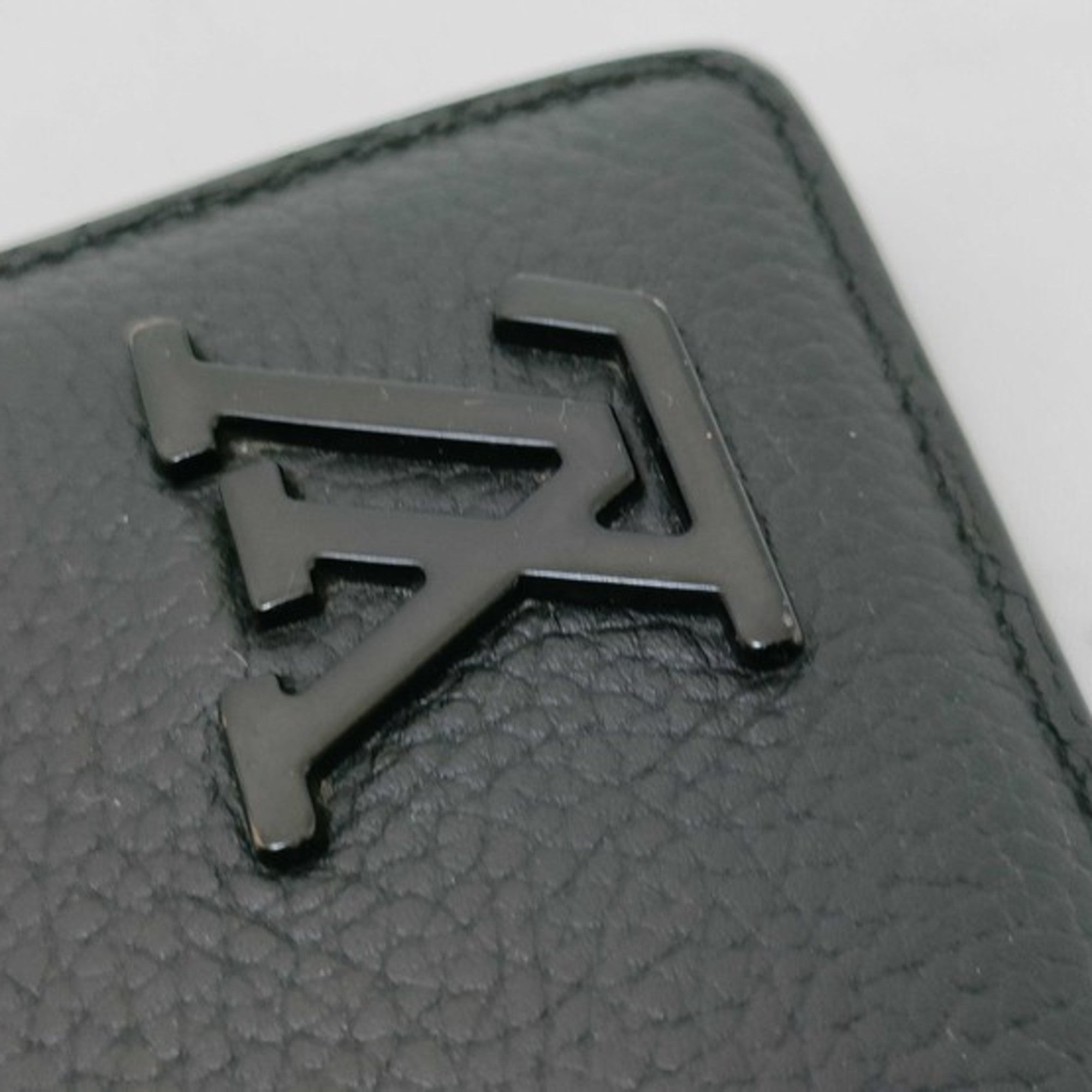 Louis Vuitton Black Leather Wallet (Bi-Fold) (Pre-Owned)