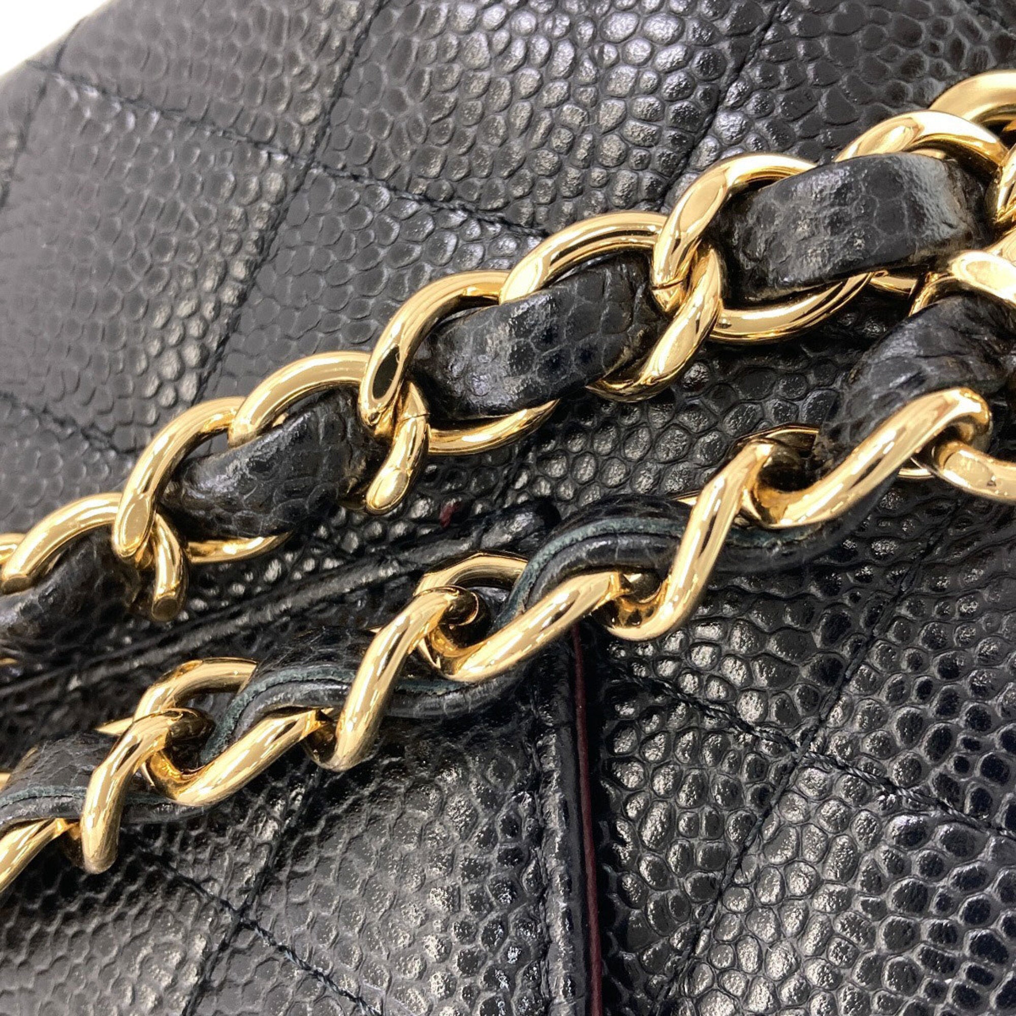 Chanel Black Leather Shoulder Bag (Pre-Owned)