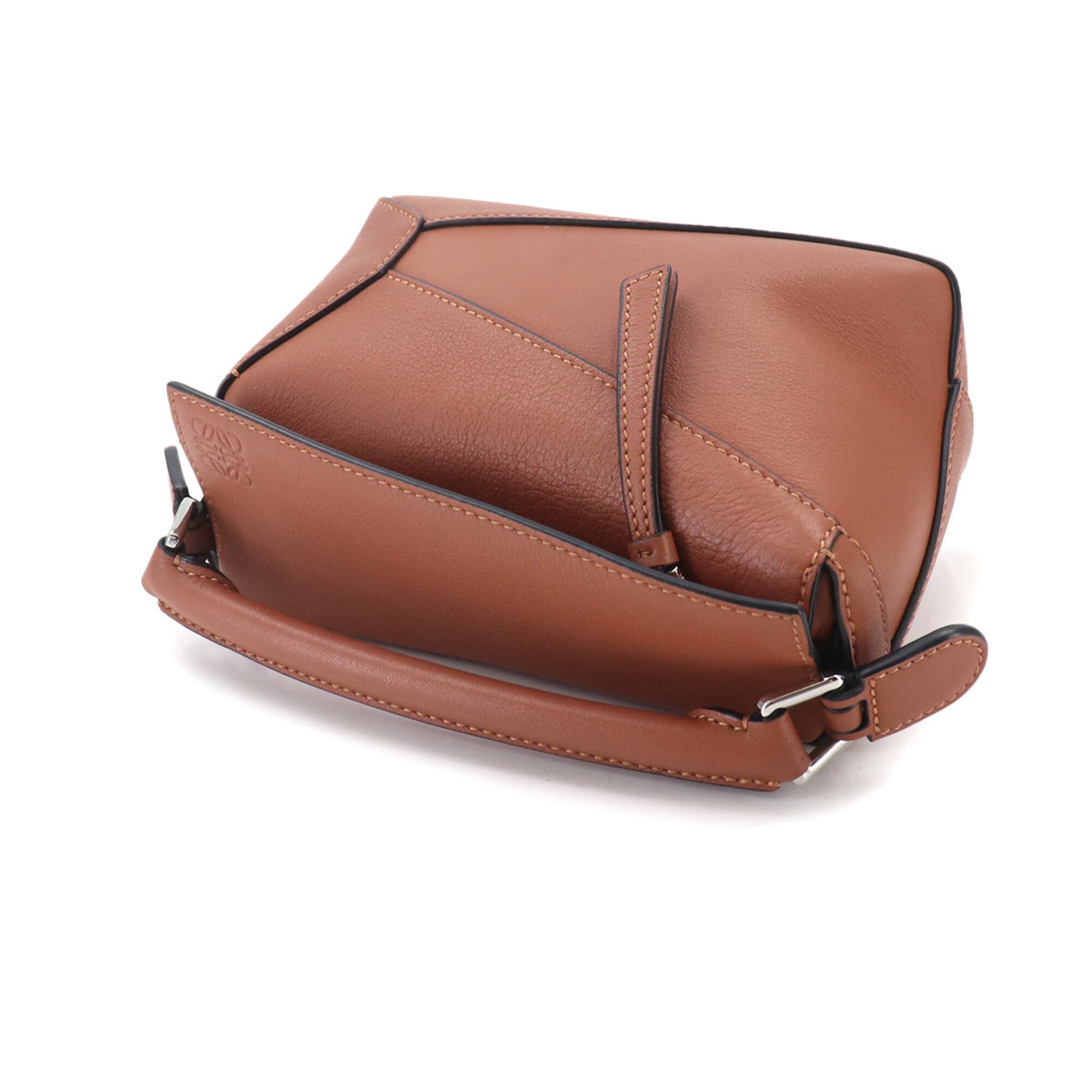 Loewe Puzzle Gold Leather Handbag (Pre-Owned)