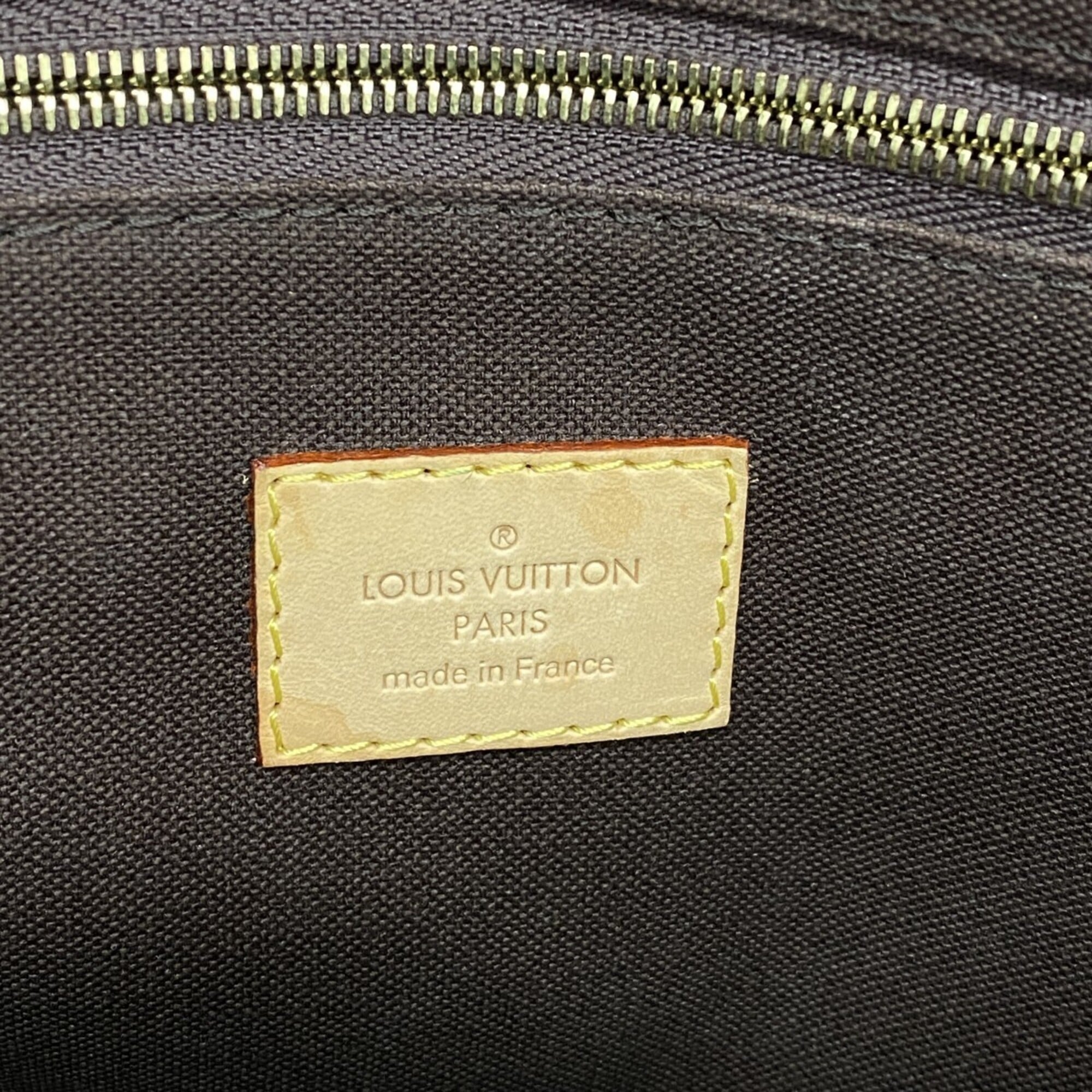 Louis Vuitton Brown Shoulder Bag (Pre-Owned)