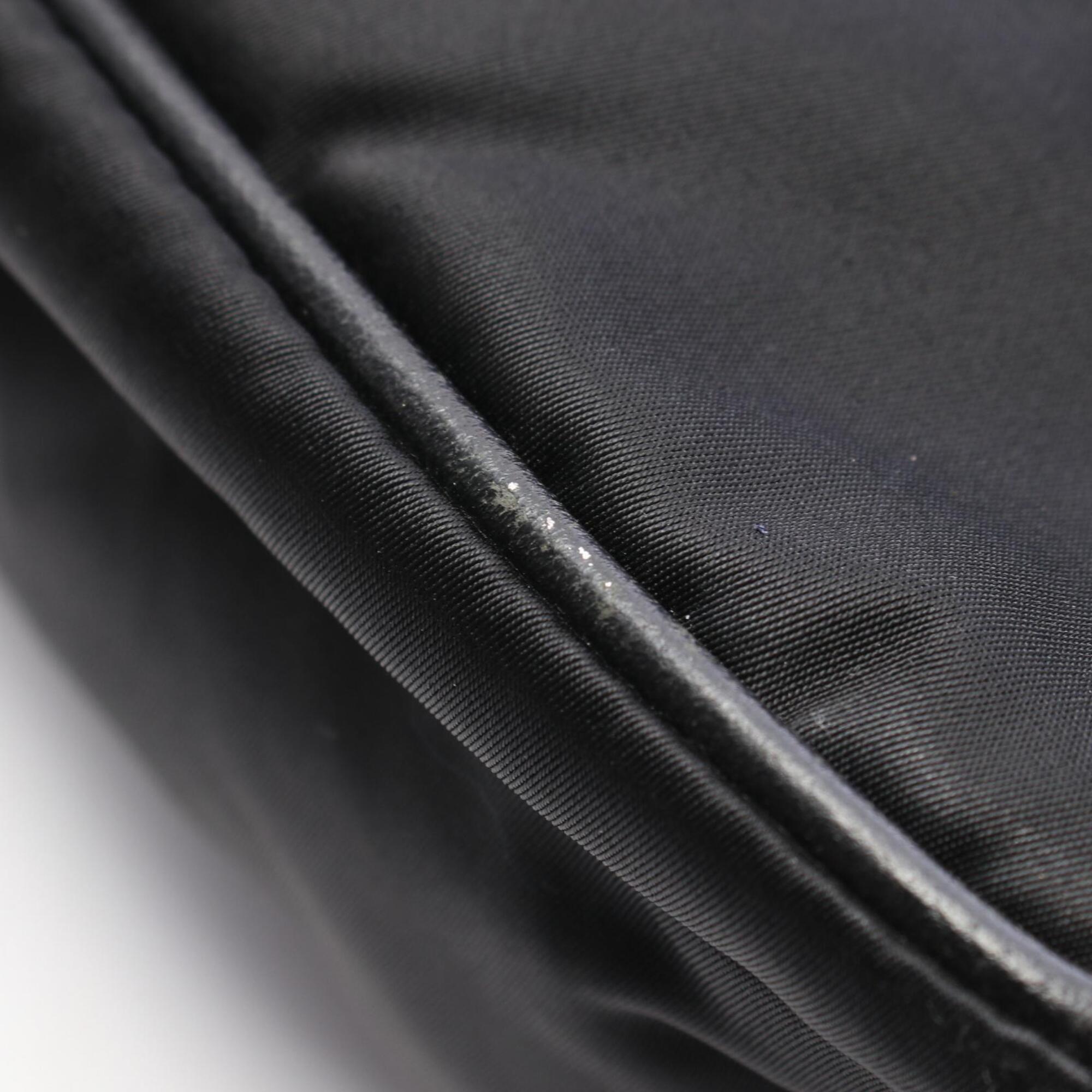 Prada Black Nylon Leather Messenger Bag Shoulder Bag (Pre-Owned)