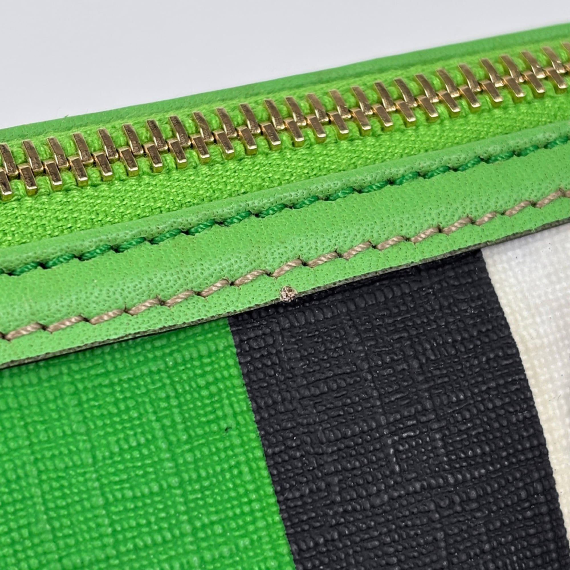 Gucci Black Green White Gg Supreme Handbag (Pre-Owned)