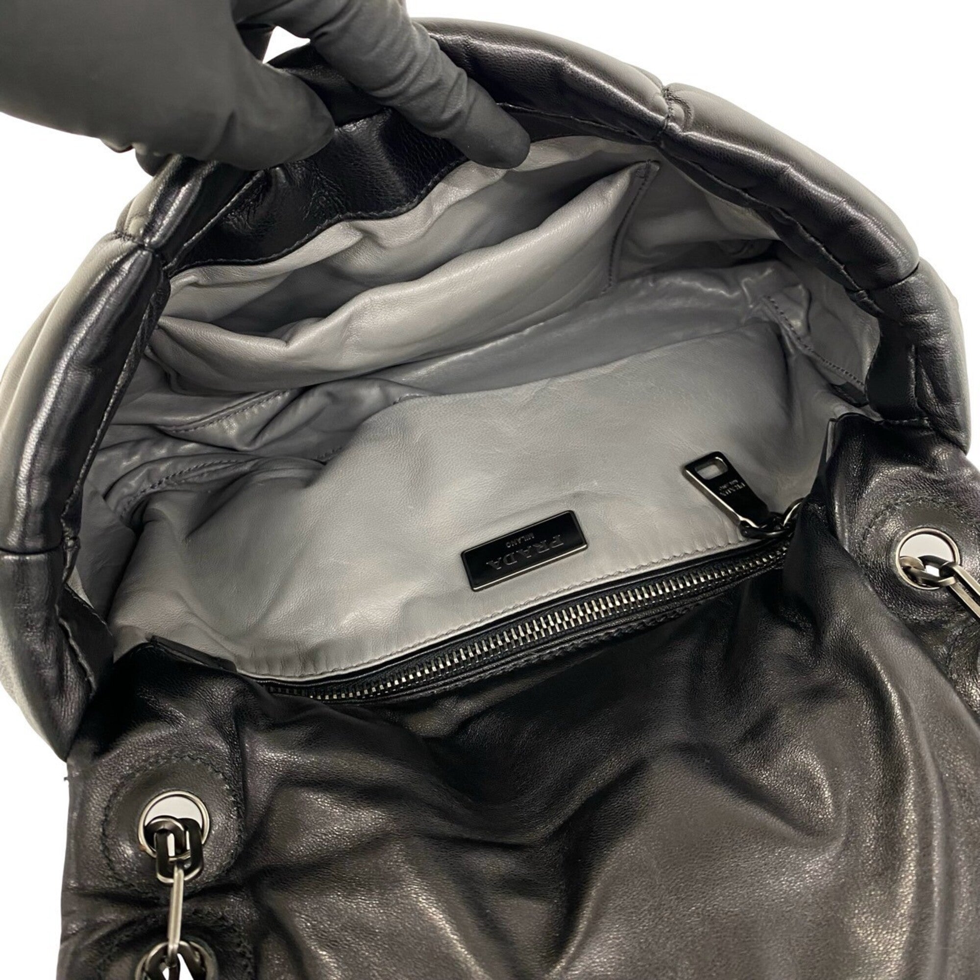 Prada Black Leather Pochette Shoulder Bag (Pre-Owned)