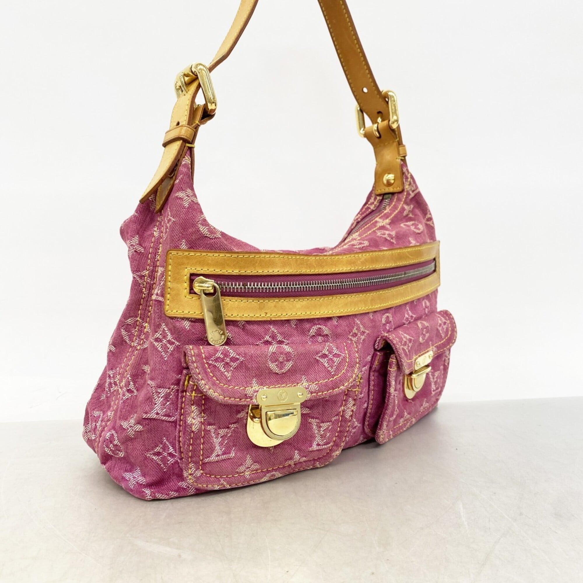 Louis Vuitton Fuchsia Shoulder Bag (Pre-Owned)