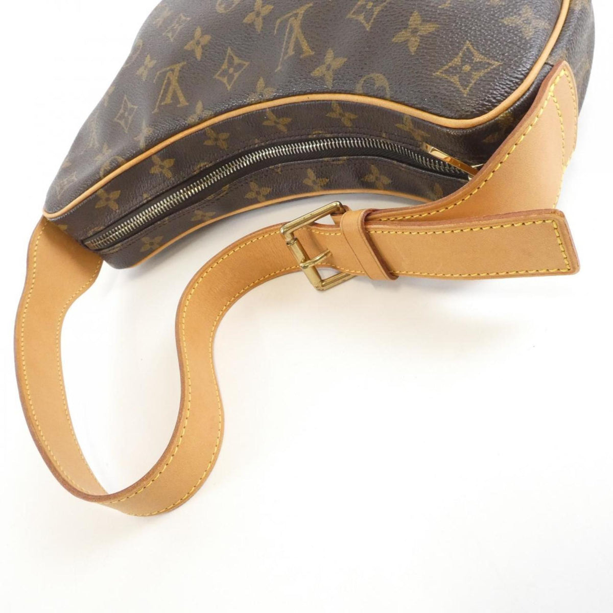 Louis Vuitton Marron Coated Canvas Shoulder Bag (Pre-Owned)