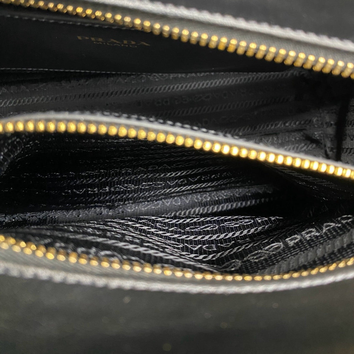 Prada Black Leather Handbag Shoulder Bag Tote Bag (Pre-Owned)