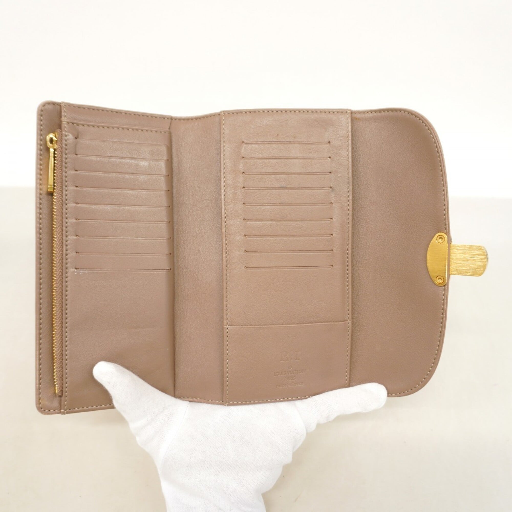 Louis Vuitton Beige Long Wallet (Tri-Fold) (Pre-Owned)