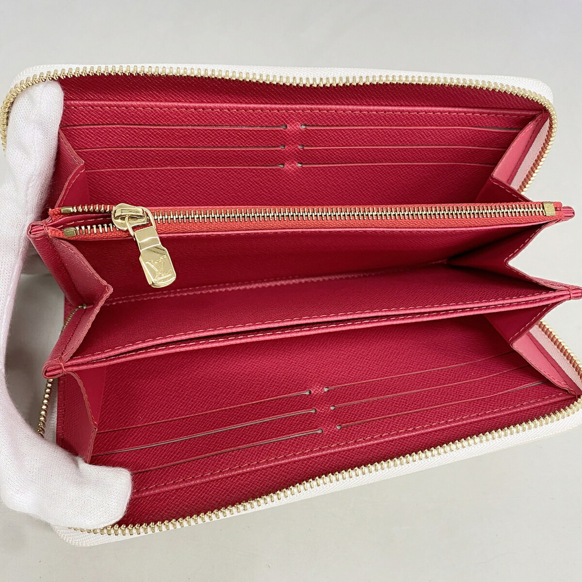 Louis Vuitton Blanc Long Wallet (Bi-Fold) (Pre-Owned)
