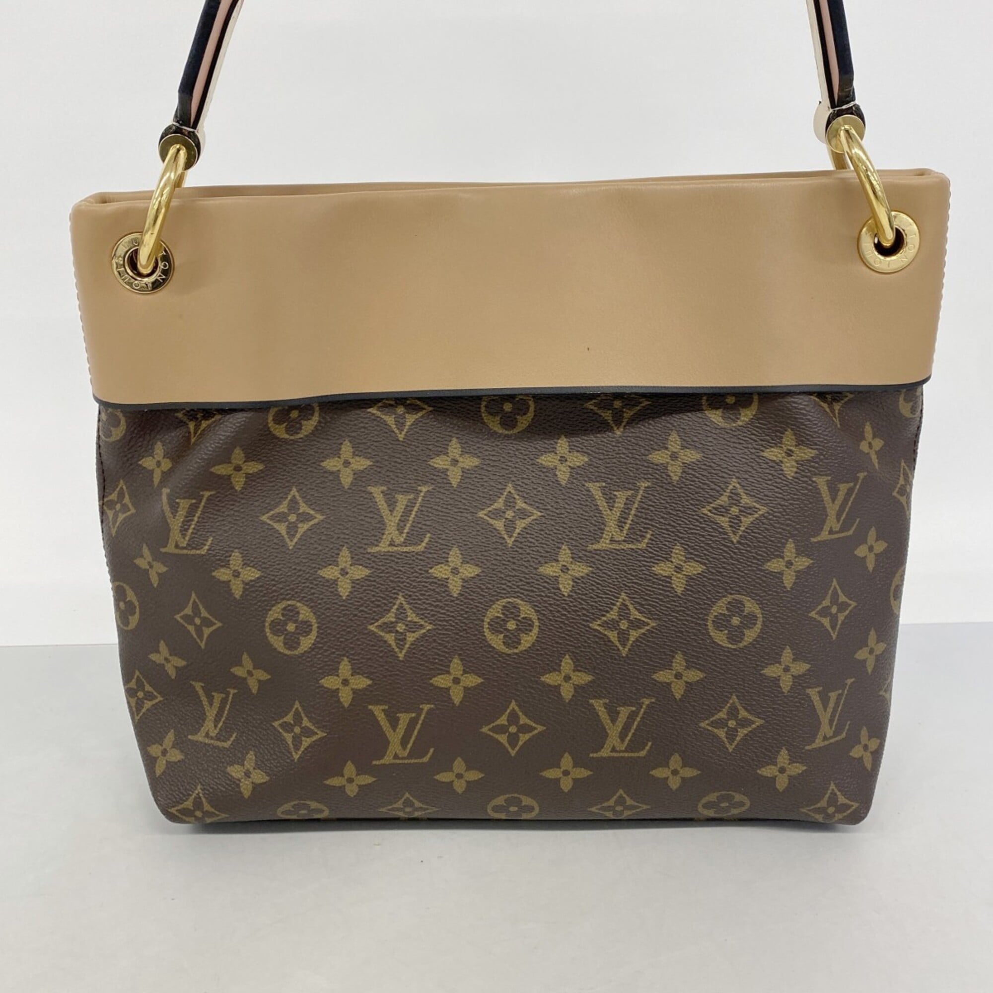 Louis Vuitton Cream Peche Shoulder Bag (Pre-Owned)