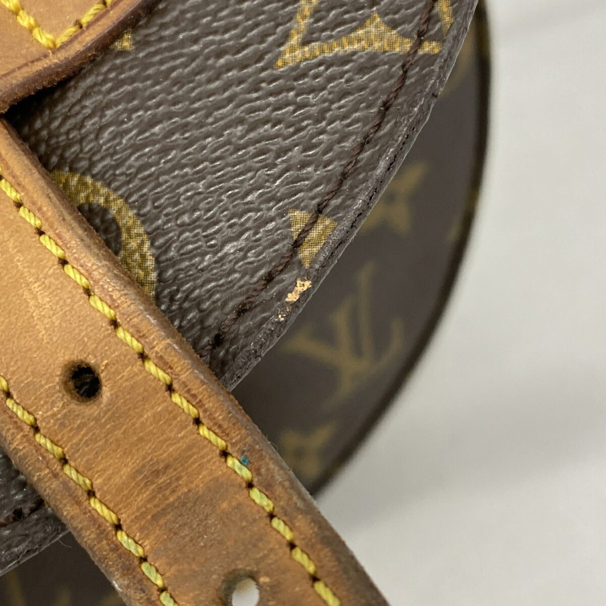 Louis Vuitton Brown Shoulder Bag (Pre-Owned)