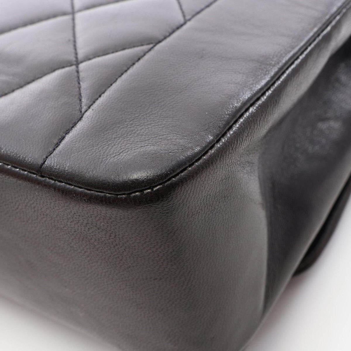 Chanel Black Leather Handbag Shoulder Bag (Pre-Owned)