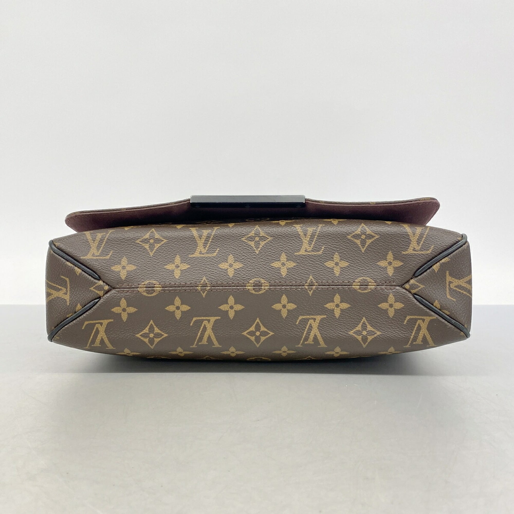 Louis Vuitton Brown Shoulder Bag (Pre-Owned)