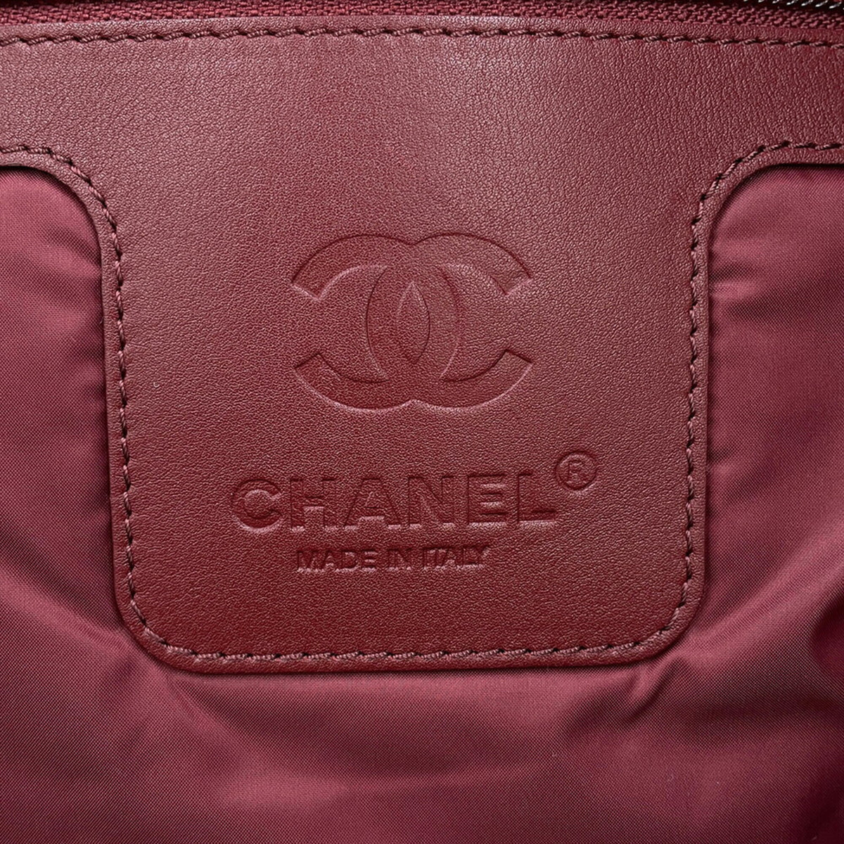 Chanel Black Bordeaux Nylon Leather Handbag (Pre-Owned)