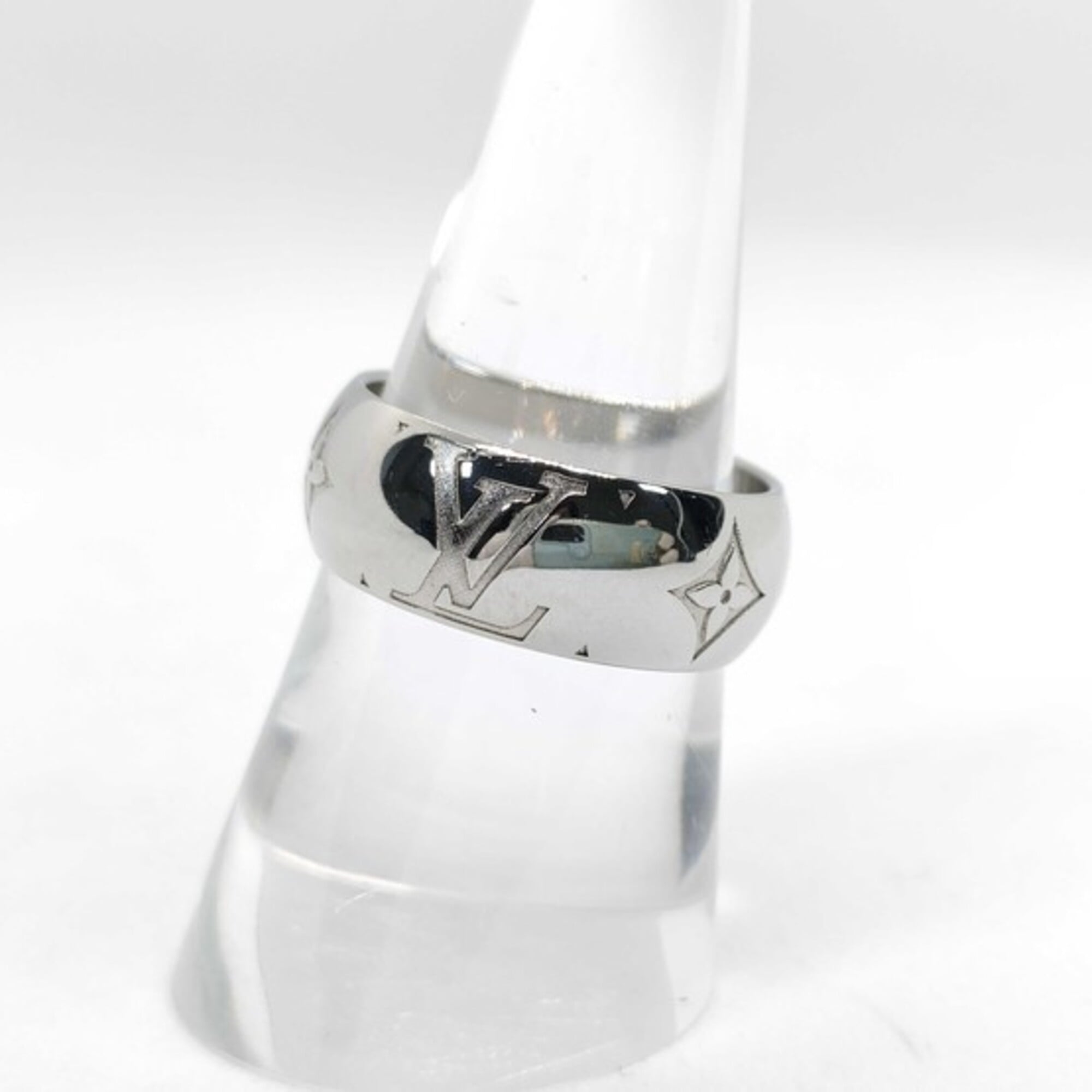 Louis Vuitton Silver Metal Band Ring (Pre-Owned)