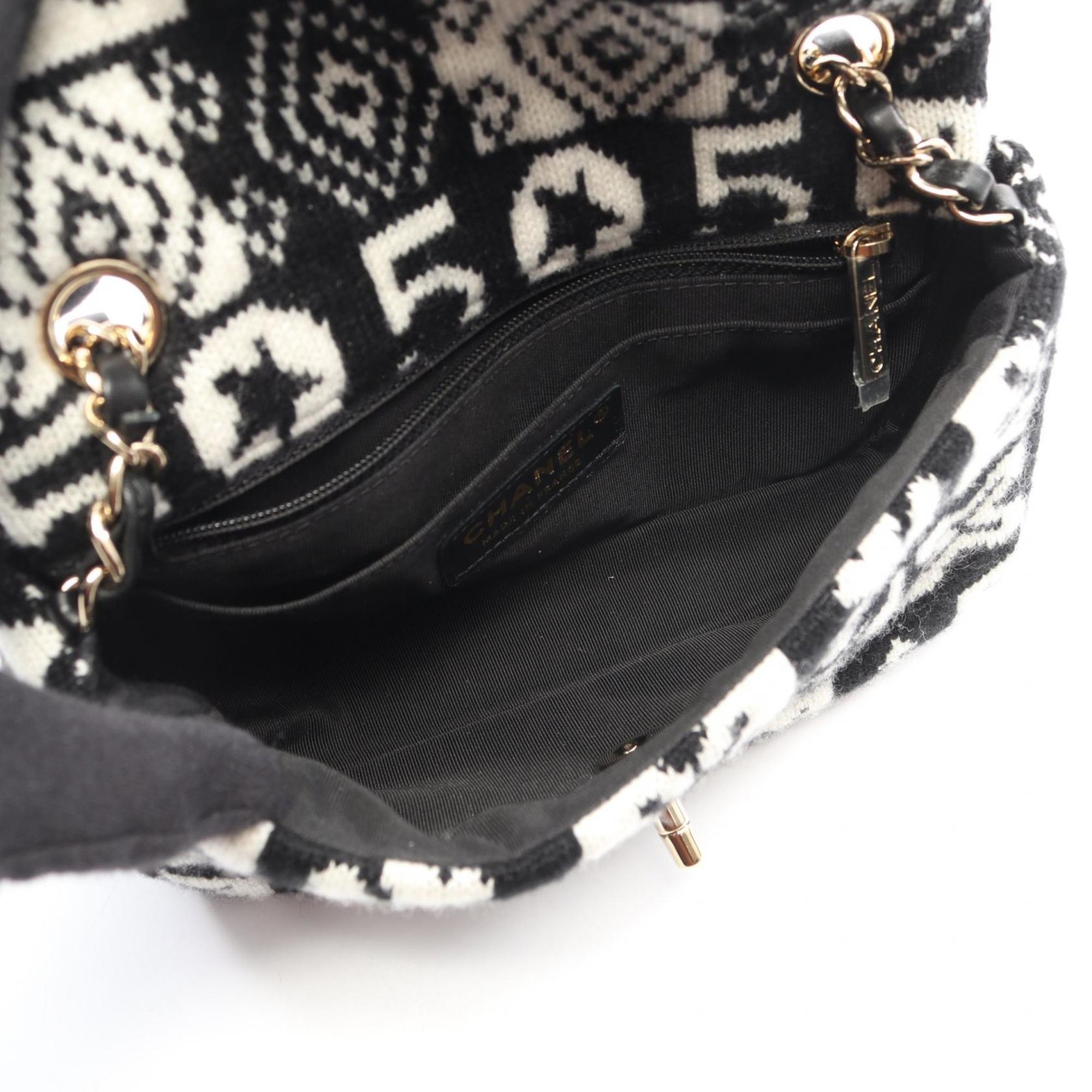 Chanel Black White Wool Shoulder Bag (Pre-Owned)