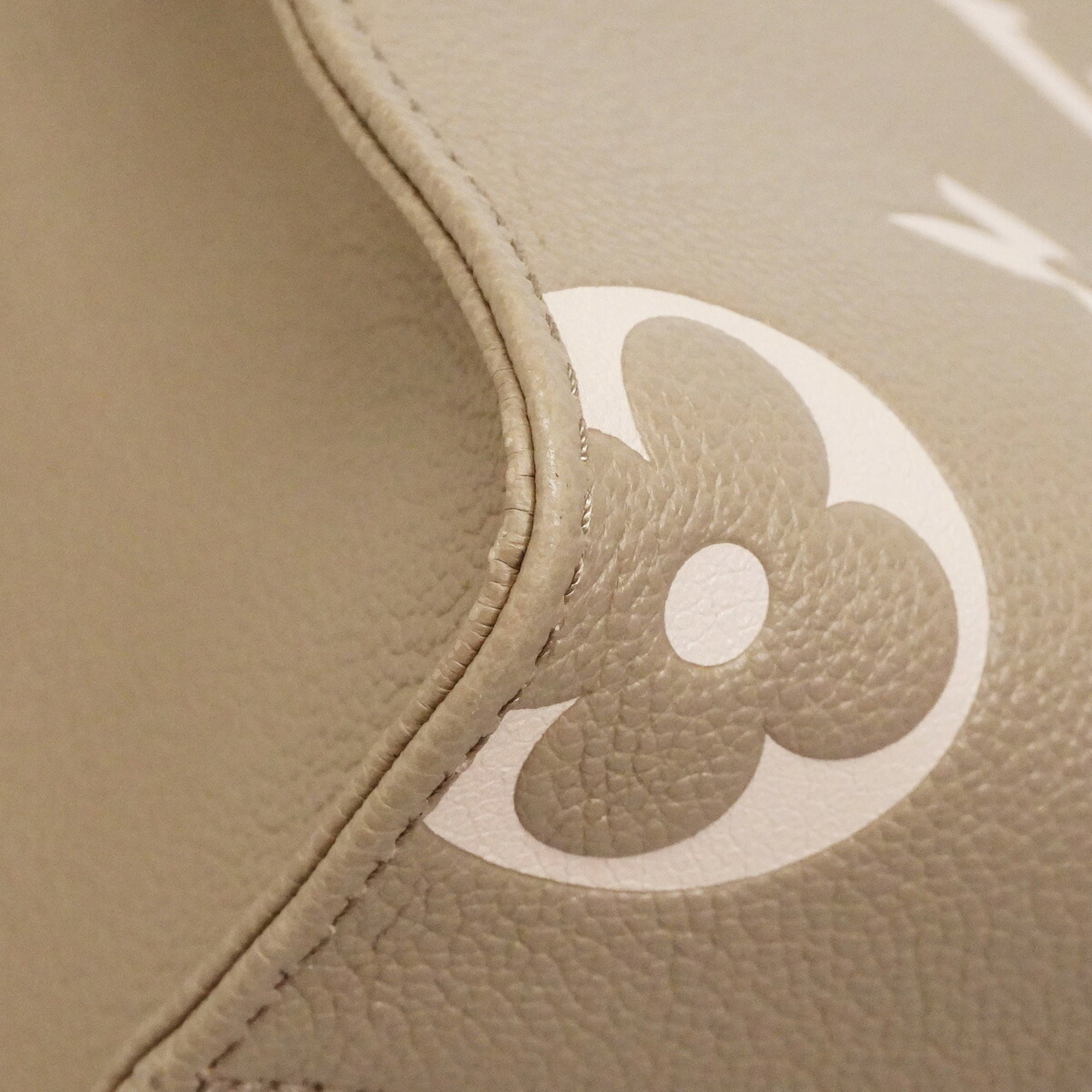 Louis Vuitton Cream Tourterelle Handbag (Pre-Owned)