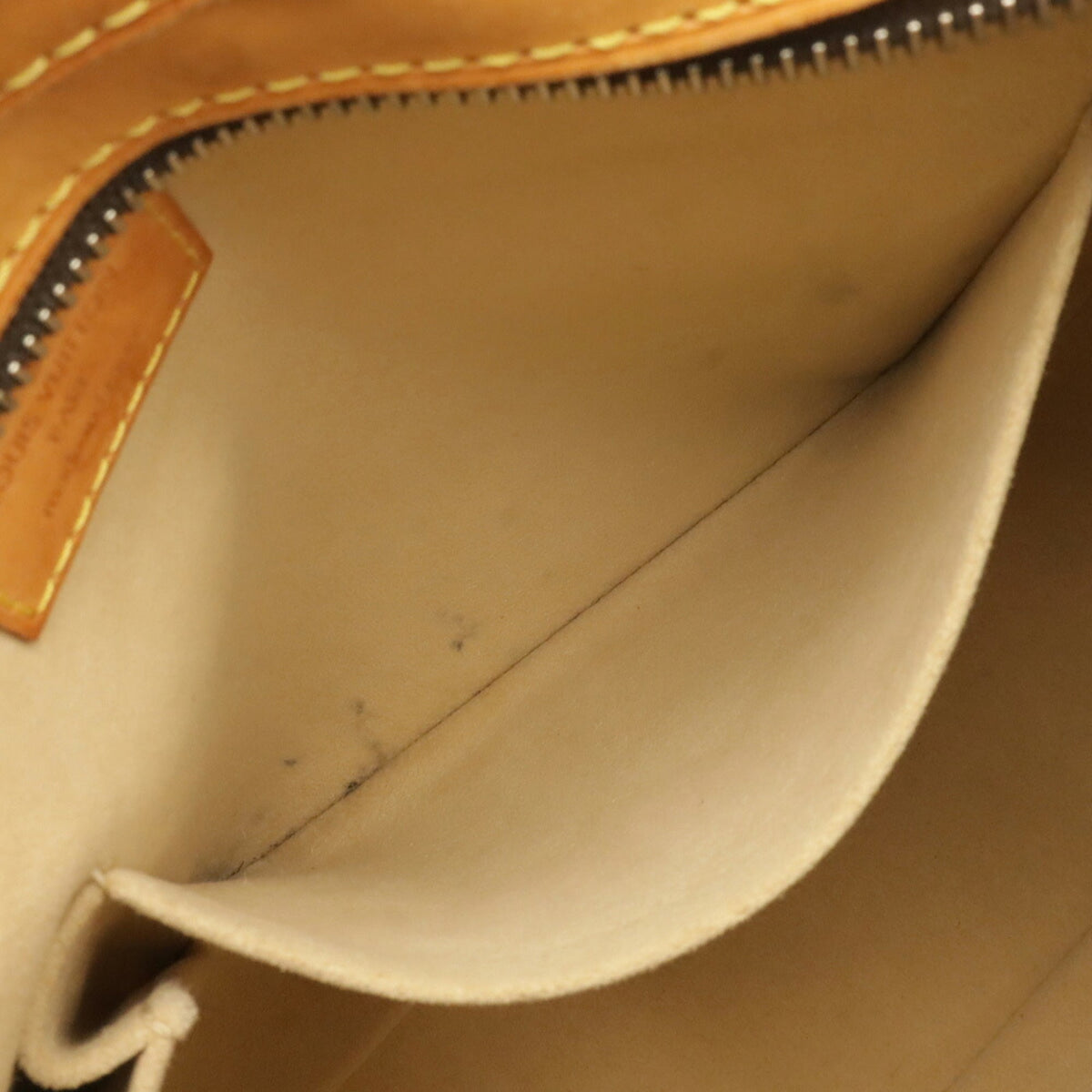 Louis Vuitton Brown Vinyl Shoulder Bag (Pre-Owned)