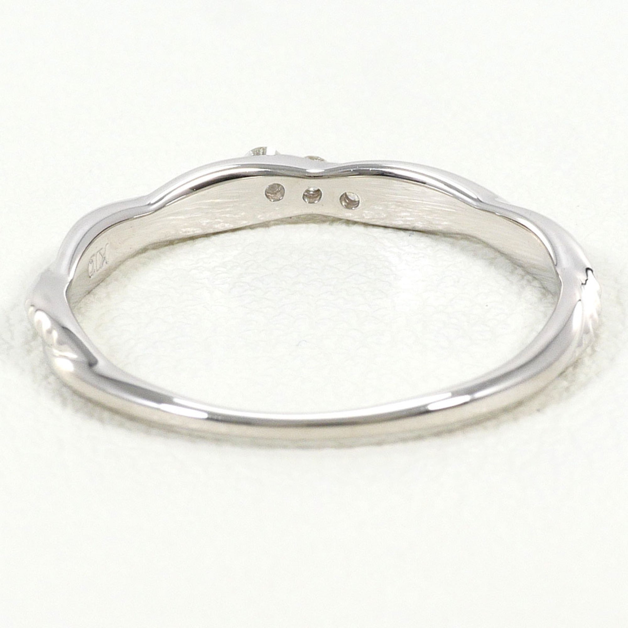 Unbranded White Gold White Gold (10K) Band Ring (Pre-Owned)